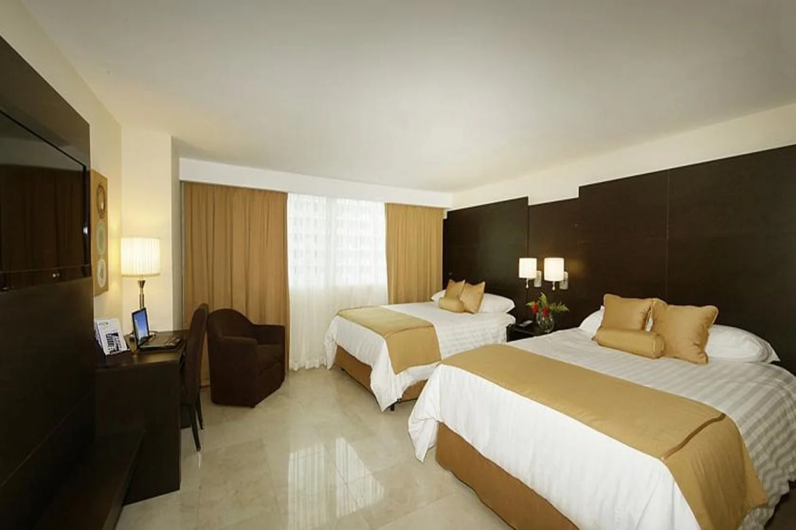 Hotel Suites Ambassador