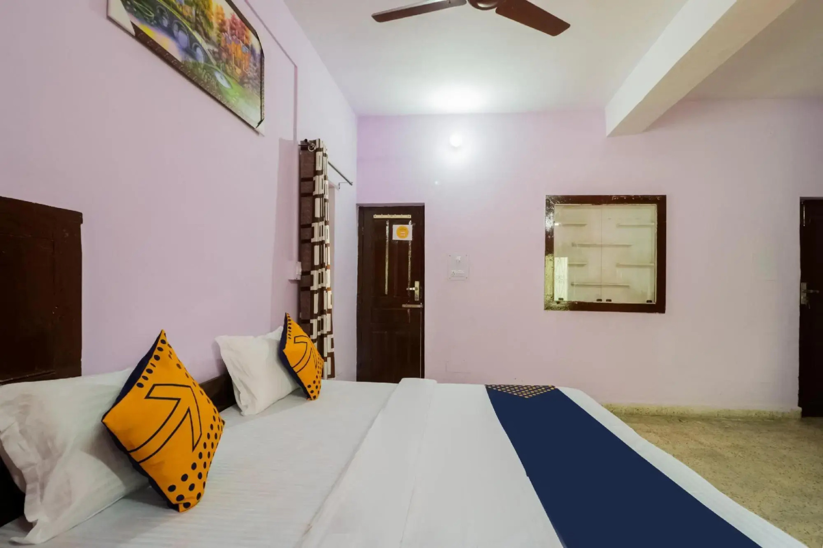 Hotel Luv Palace by OYO Rooms