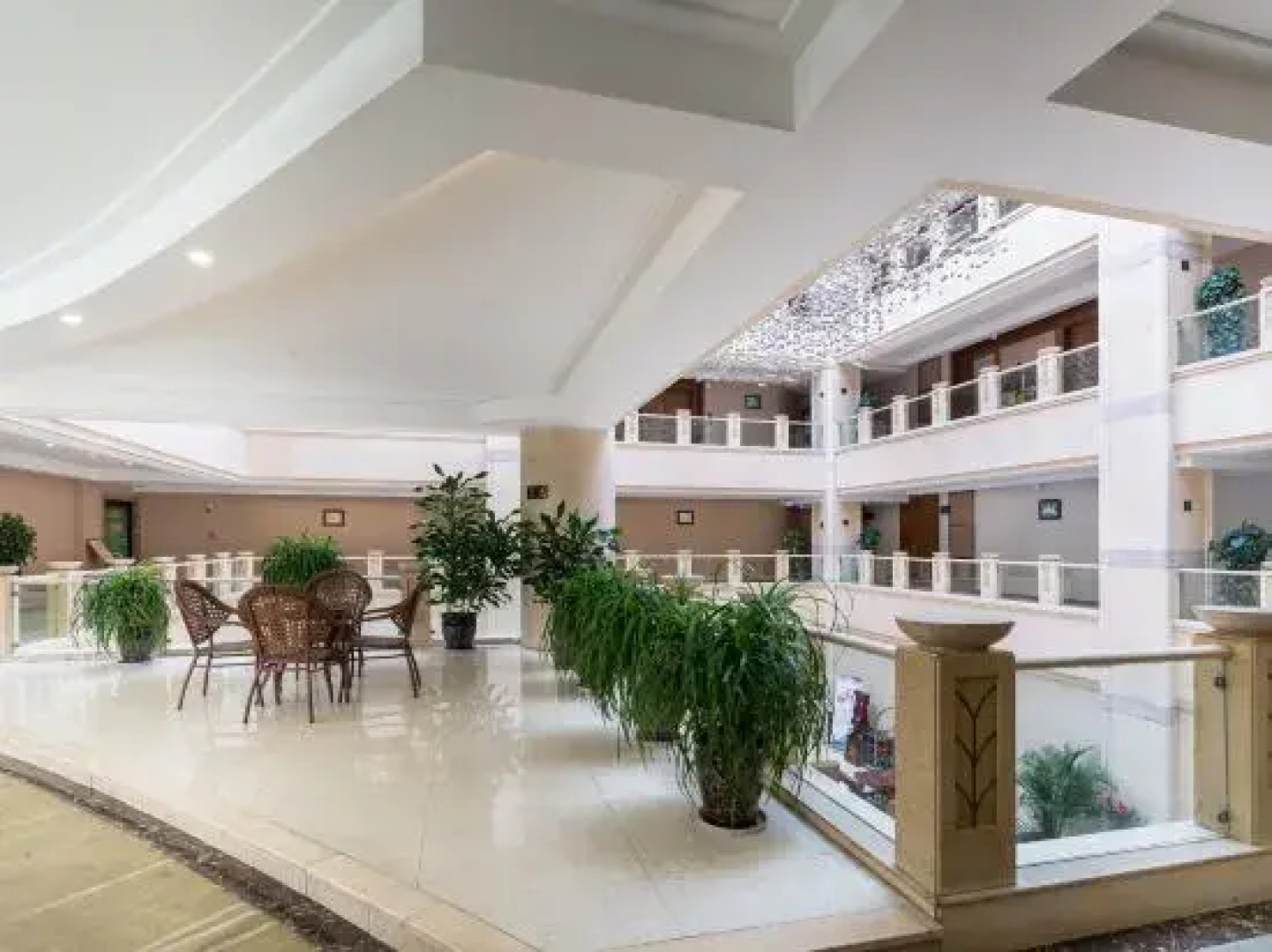 Lv Zhou Hotel