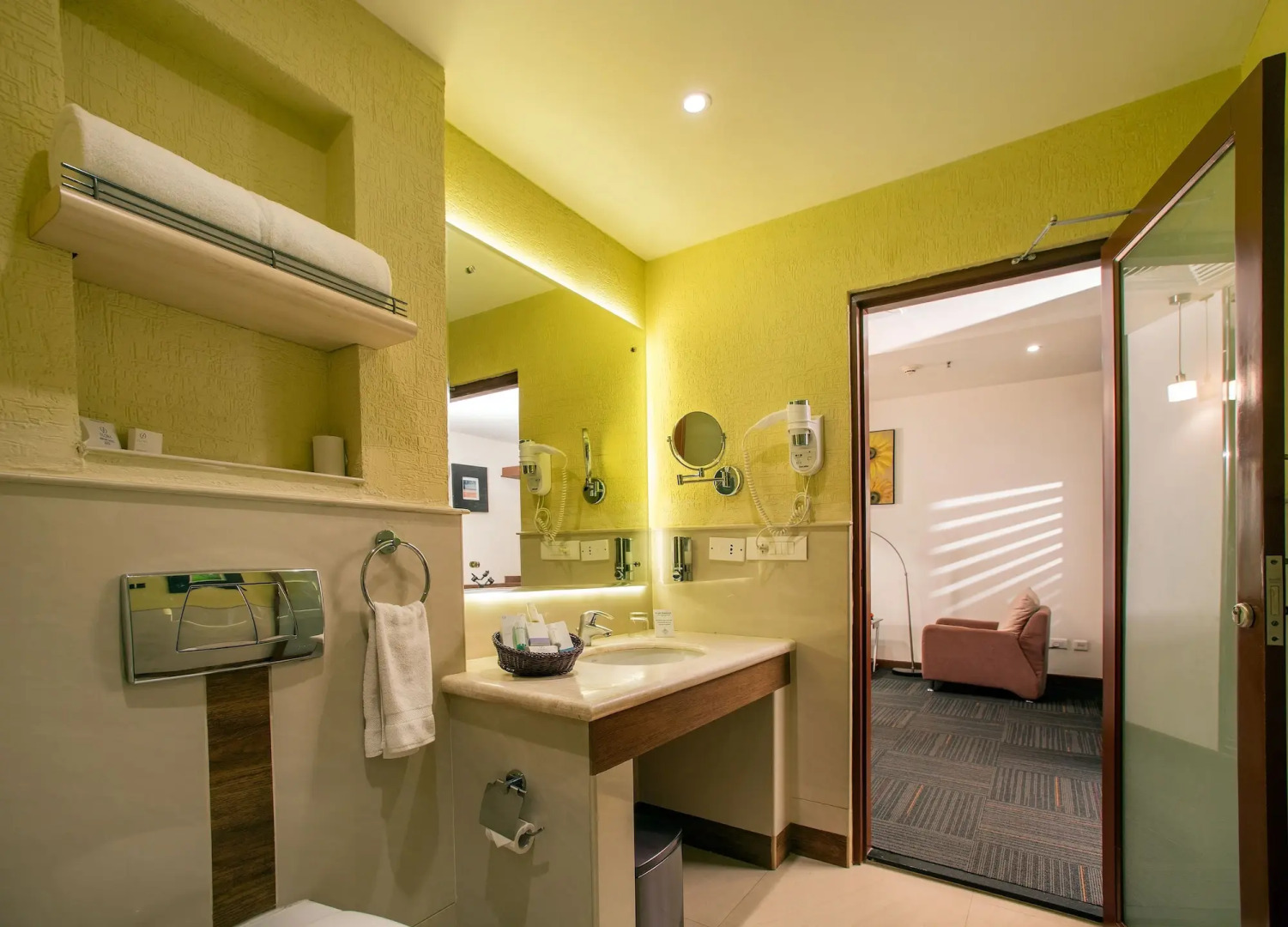 Flora Airport Hotel and Convention Centre Kochi