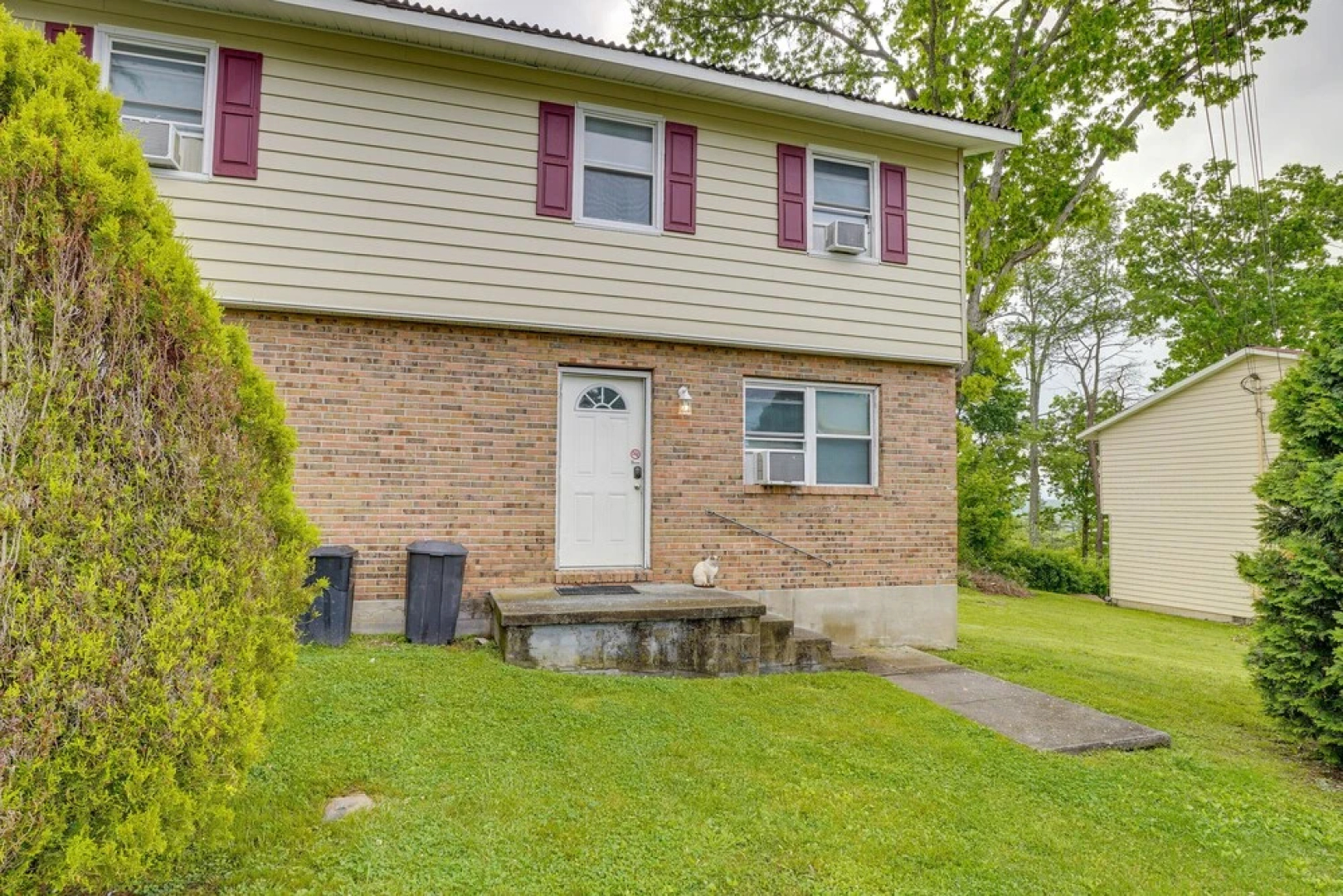 West Virginia Townhome ~ 6 Mi to Fayetteville!