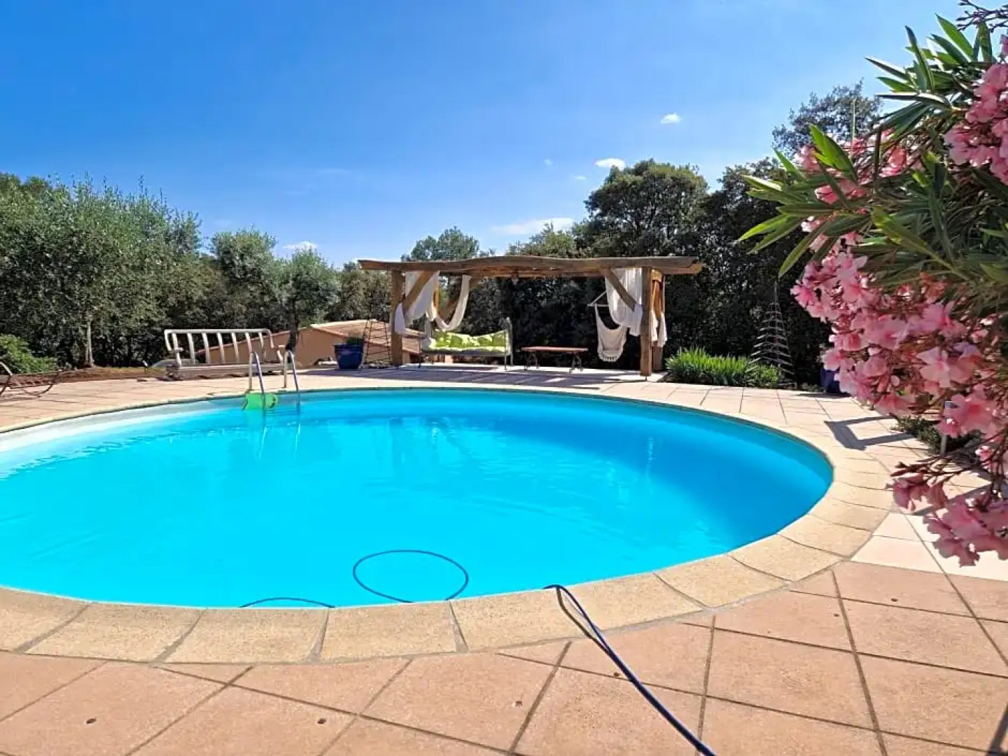 Le Petit Coin de Paradis