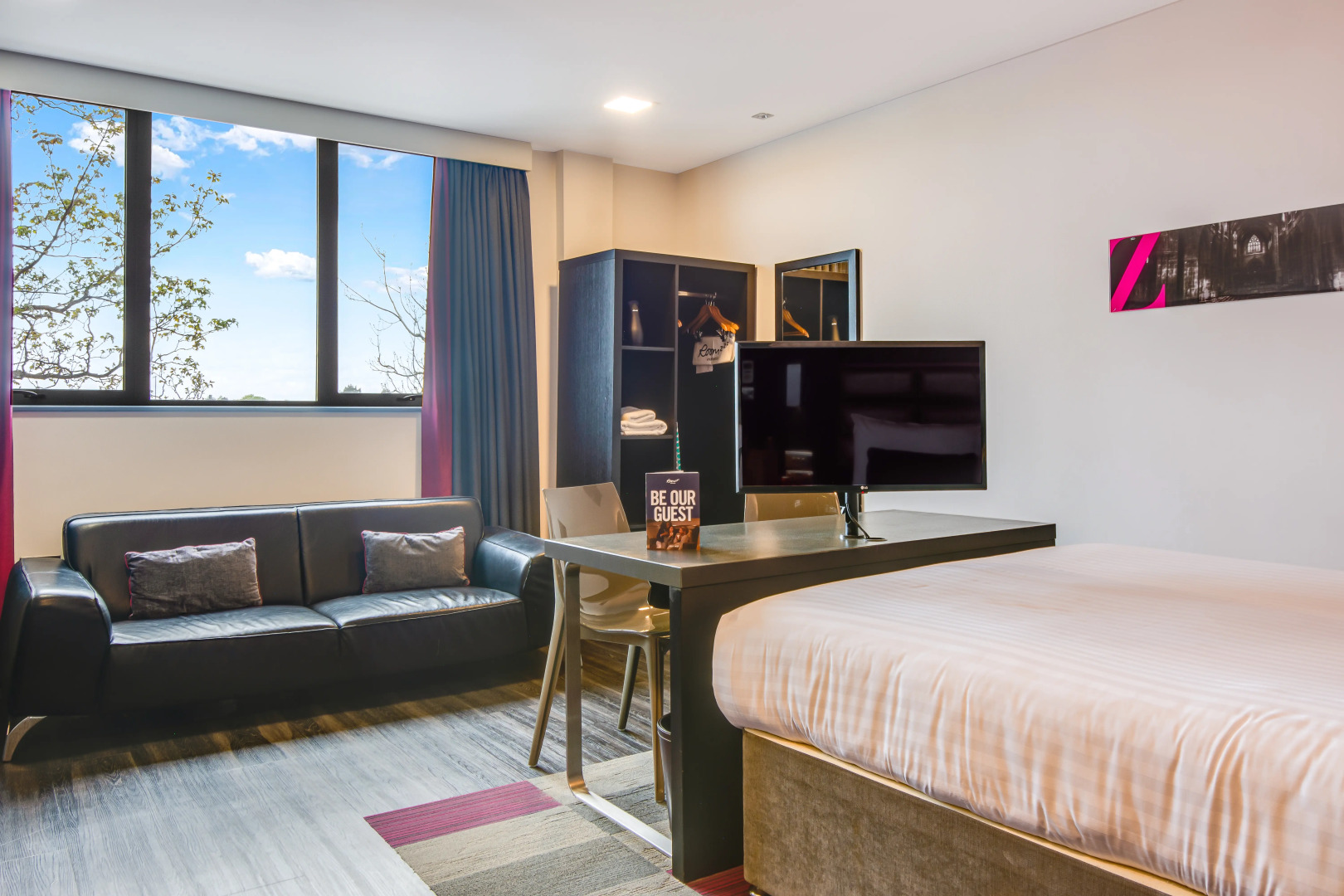 Roomzzz Chester City