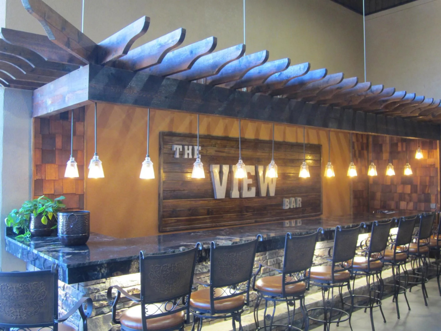 Aiden by Best Western Warm Springs Hotel and Event