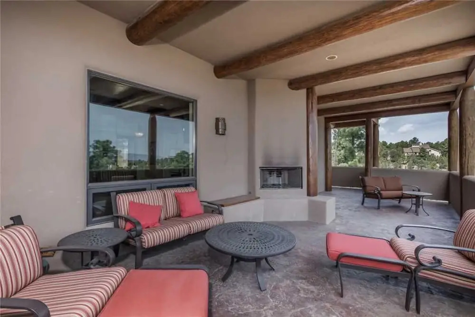 La Punta - Four Bedroom Cabin with Hot Tub