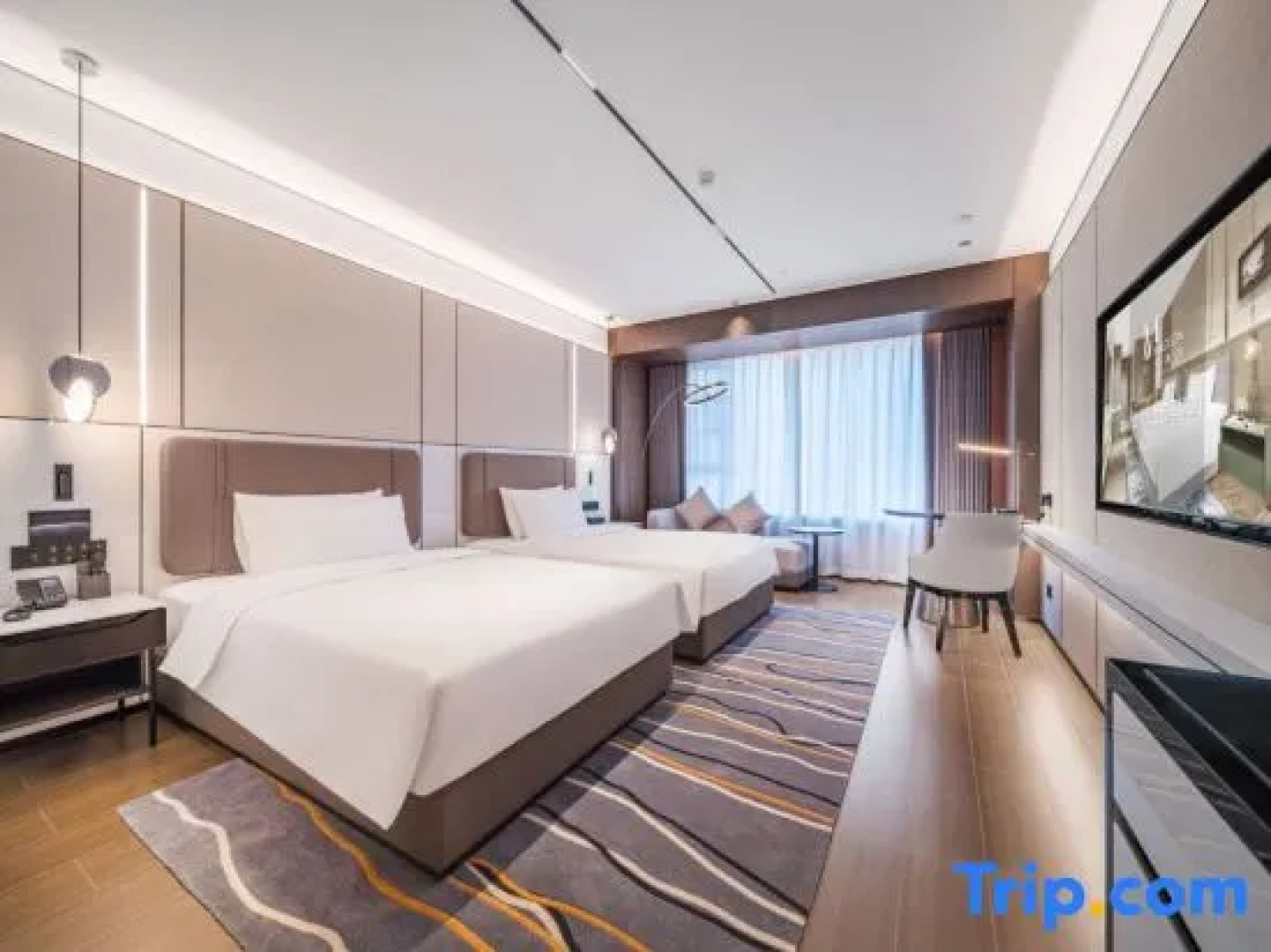 Madison Hotel Tianmen Wanda Plaza