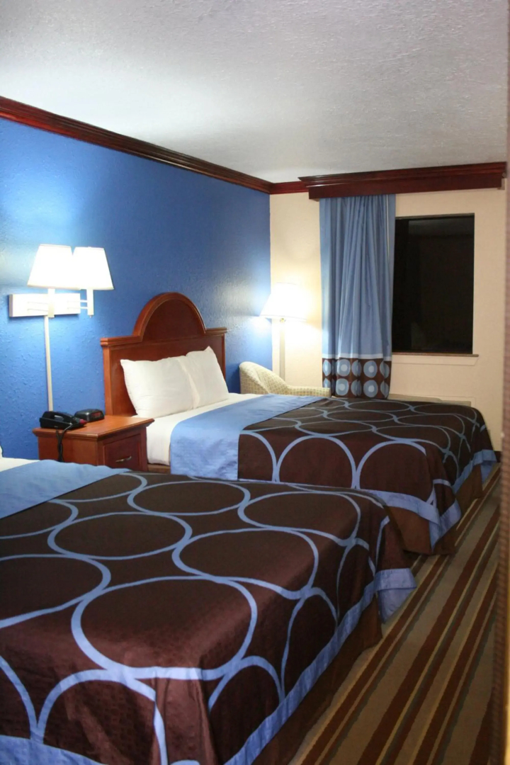 Super 8 by Wyndham San Marcos