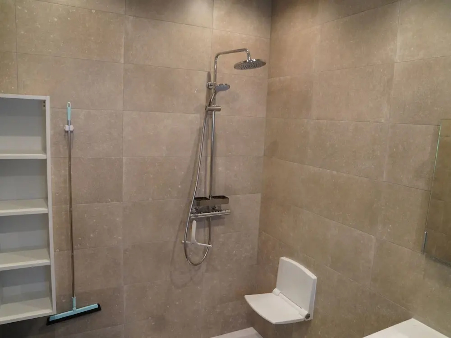 Nature-connected Modern Stay