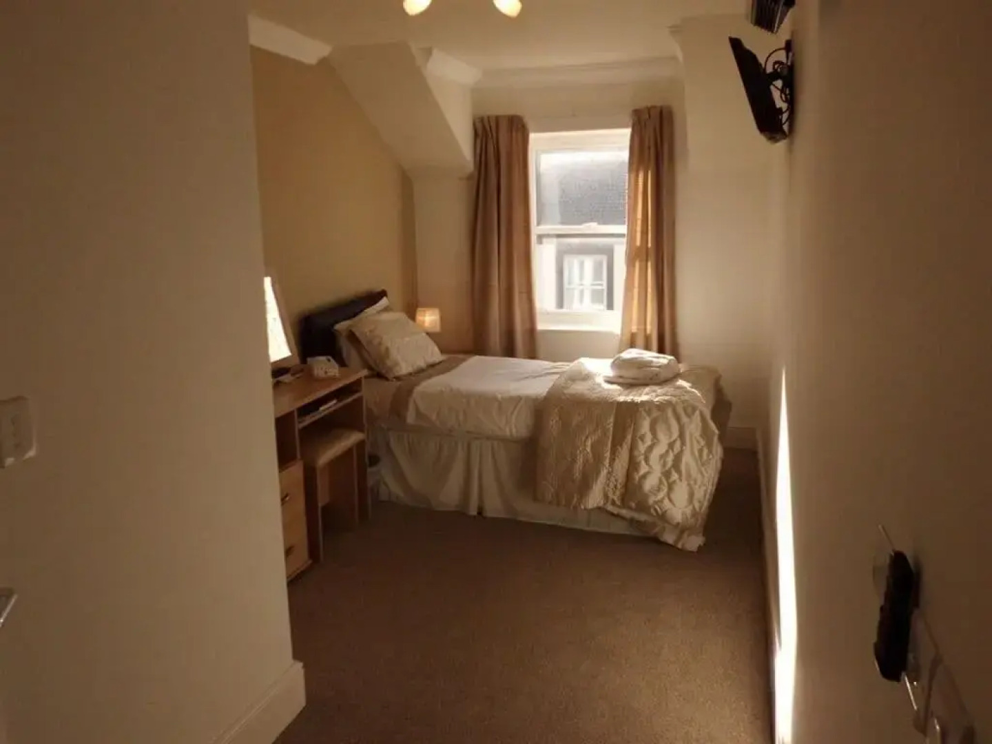 The Golden Lion Hotel