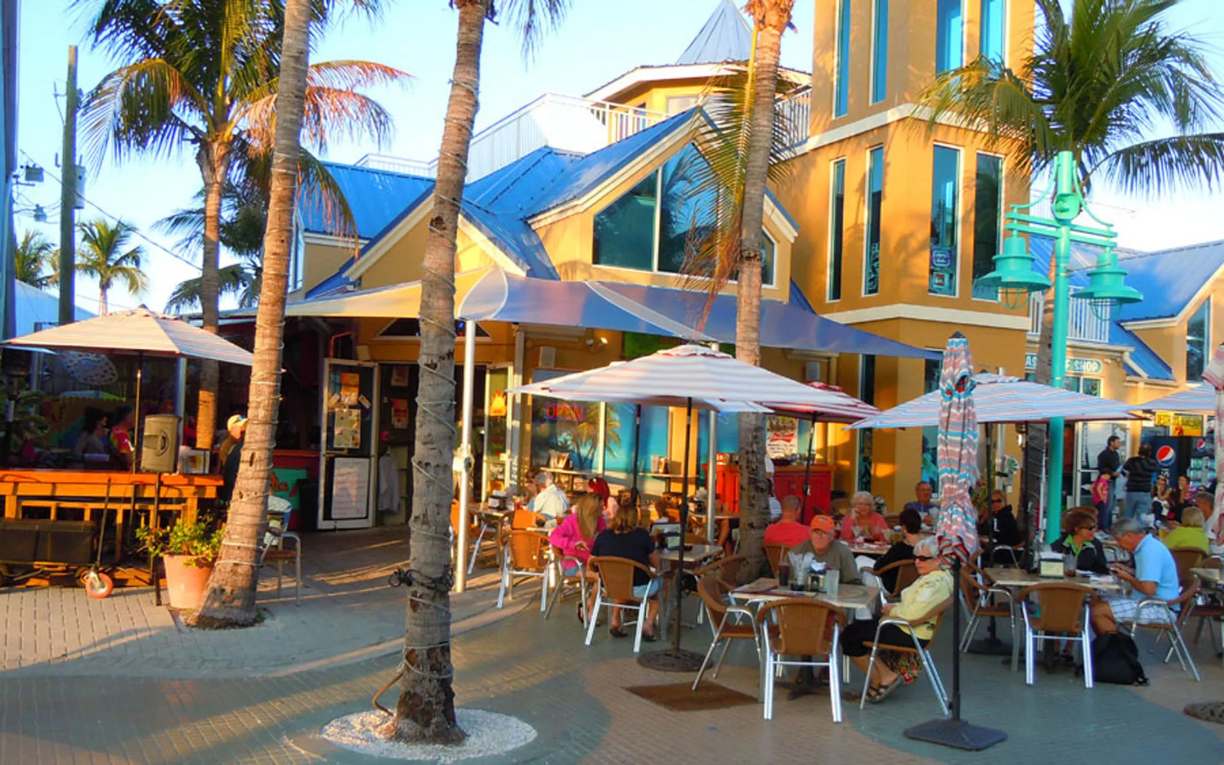 Manatee Bay Inn - Near Fishing Pier Fort Myers Beach