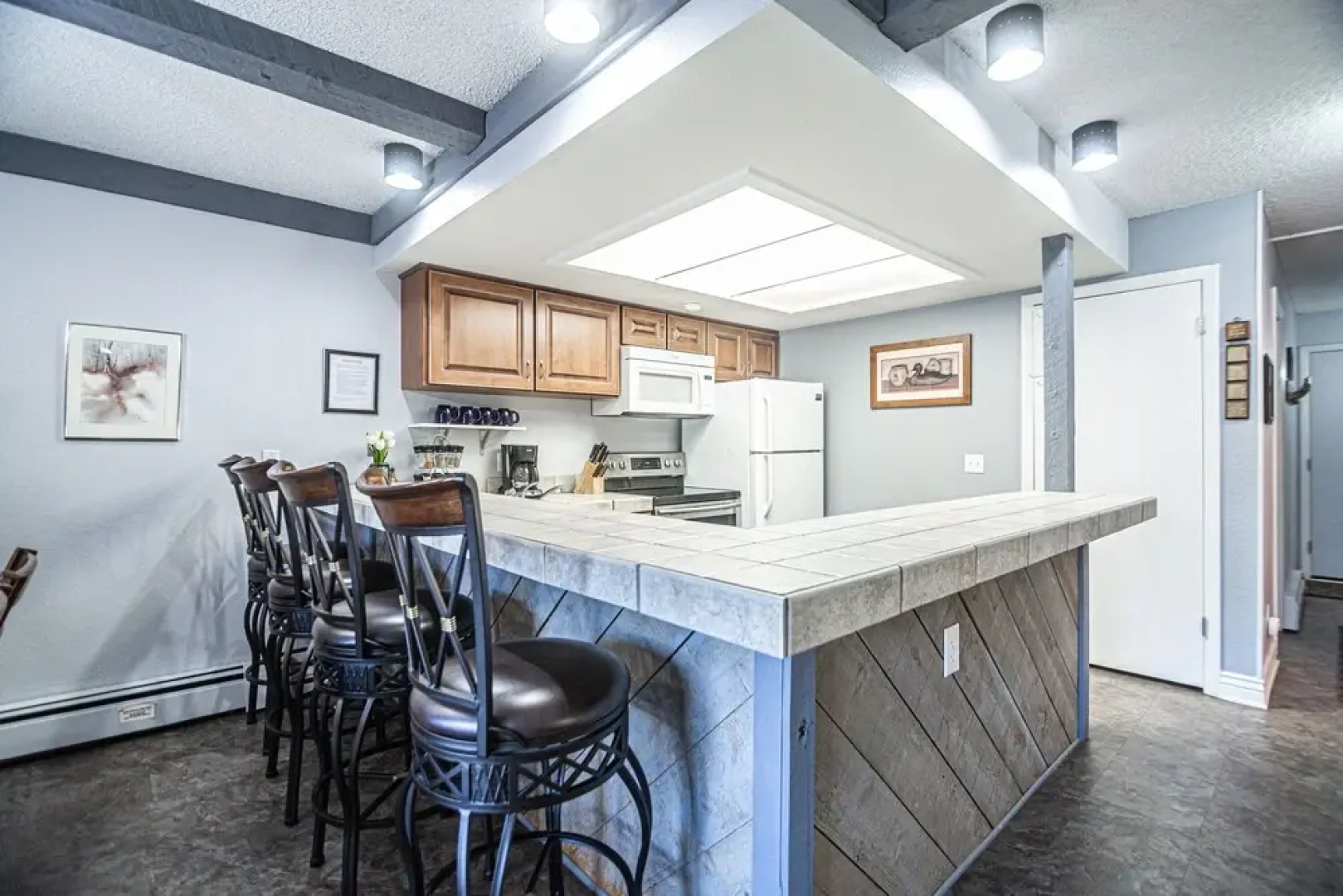 Longbranch 216 2 Bedroom Condo by RedAwning