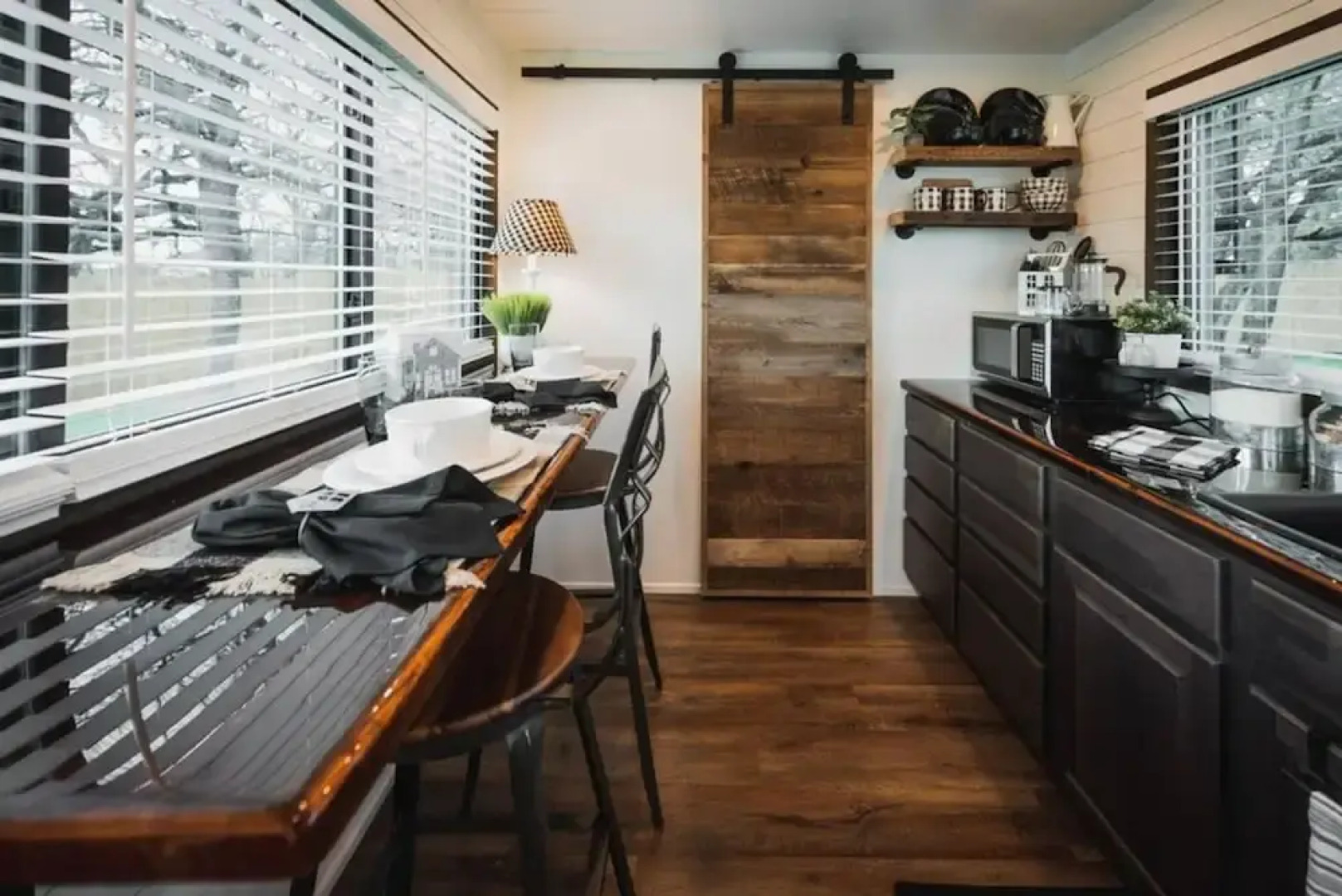 The Classic Tiny Cargohome 12 min to Magnolia Silos Baylor