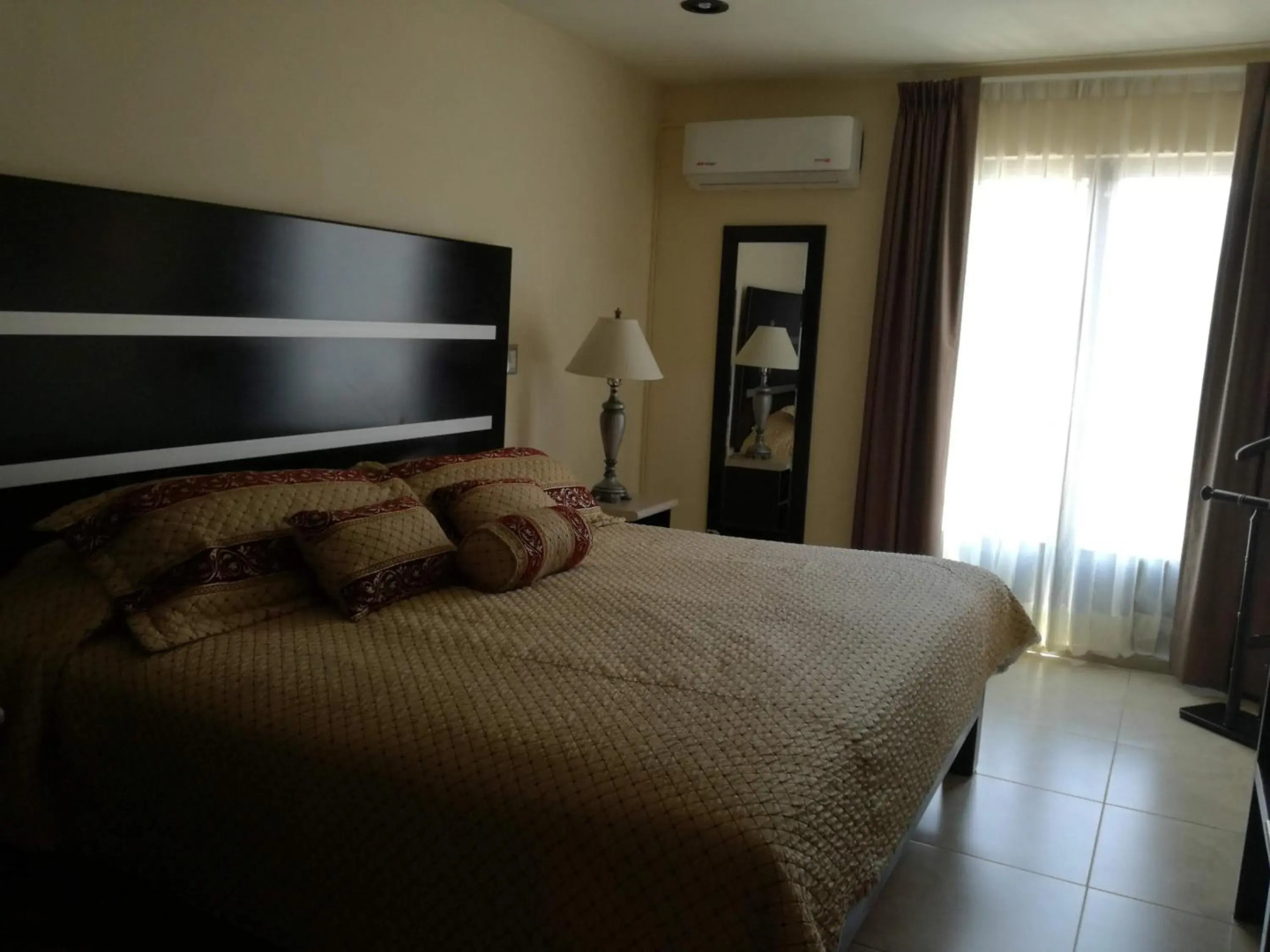 El Refugio de Don Carlos Hotel & Suites