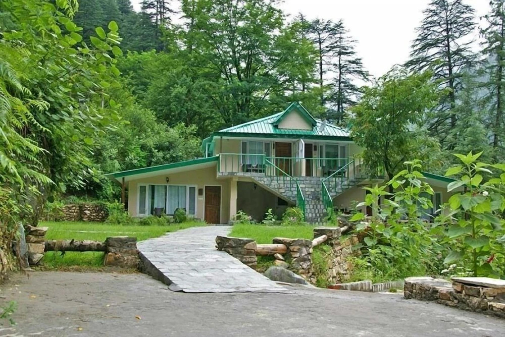 Asaka Lodge