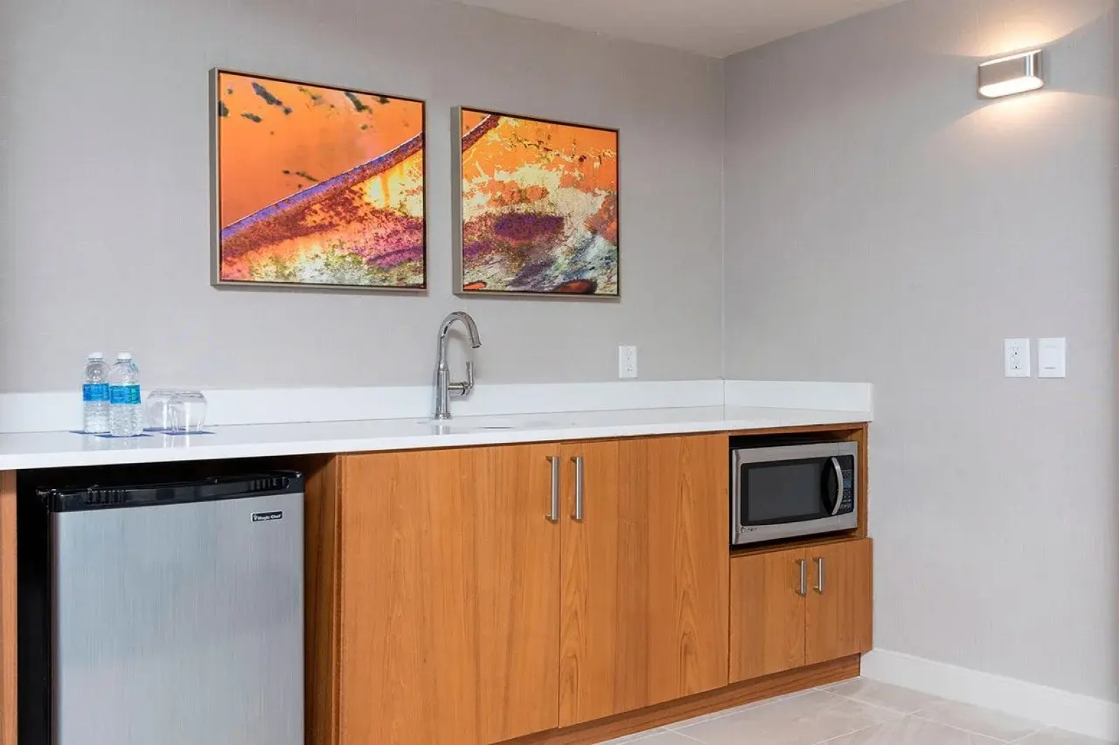 Sonesta Hotel Grand Rapids Airport