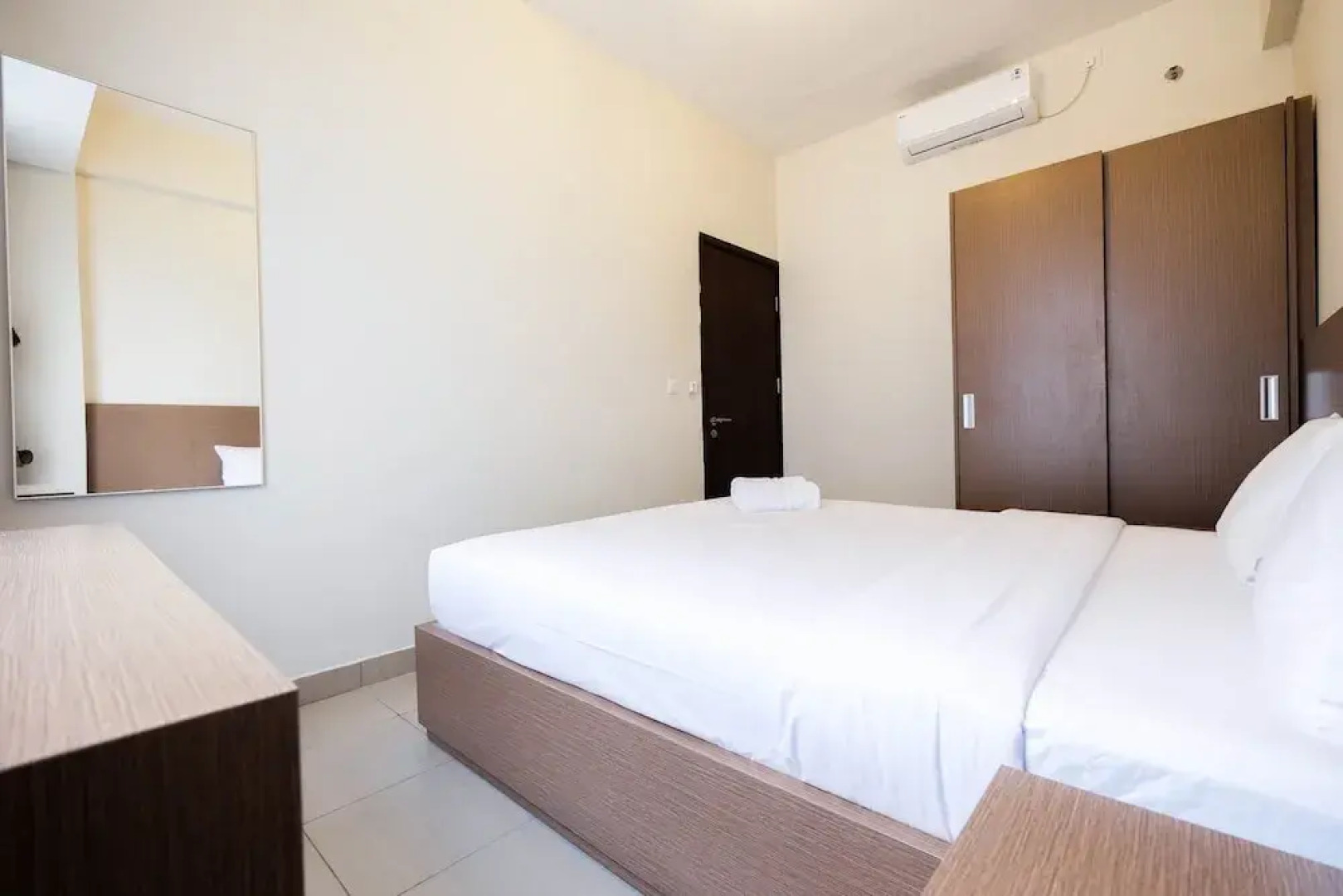 Modern Minimalist 1BR Saveria Apartment near AEON Mall & ICE BSD