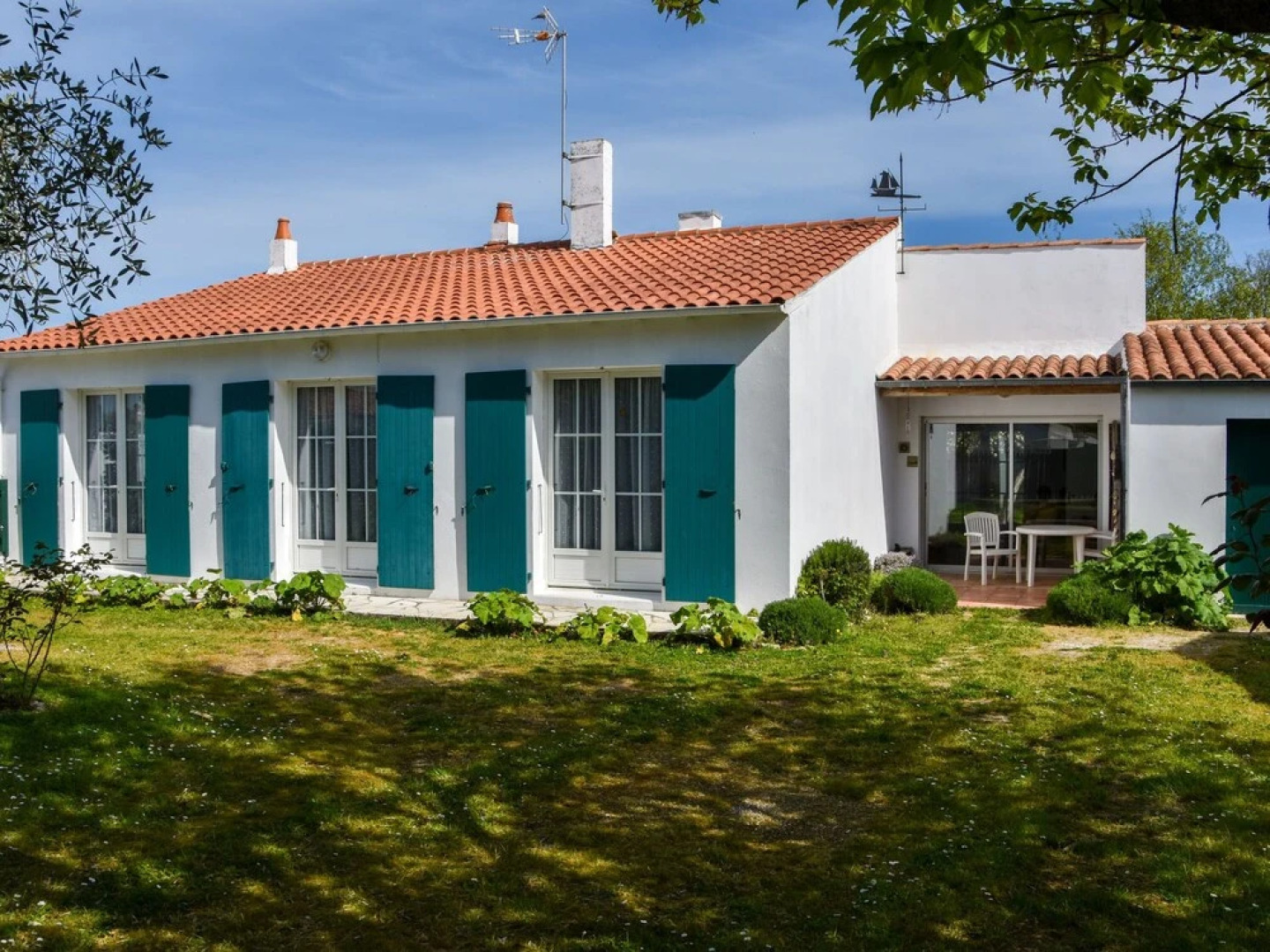 Spacious Holiday Home Near Sea in Loix