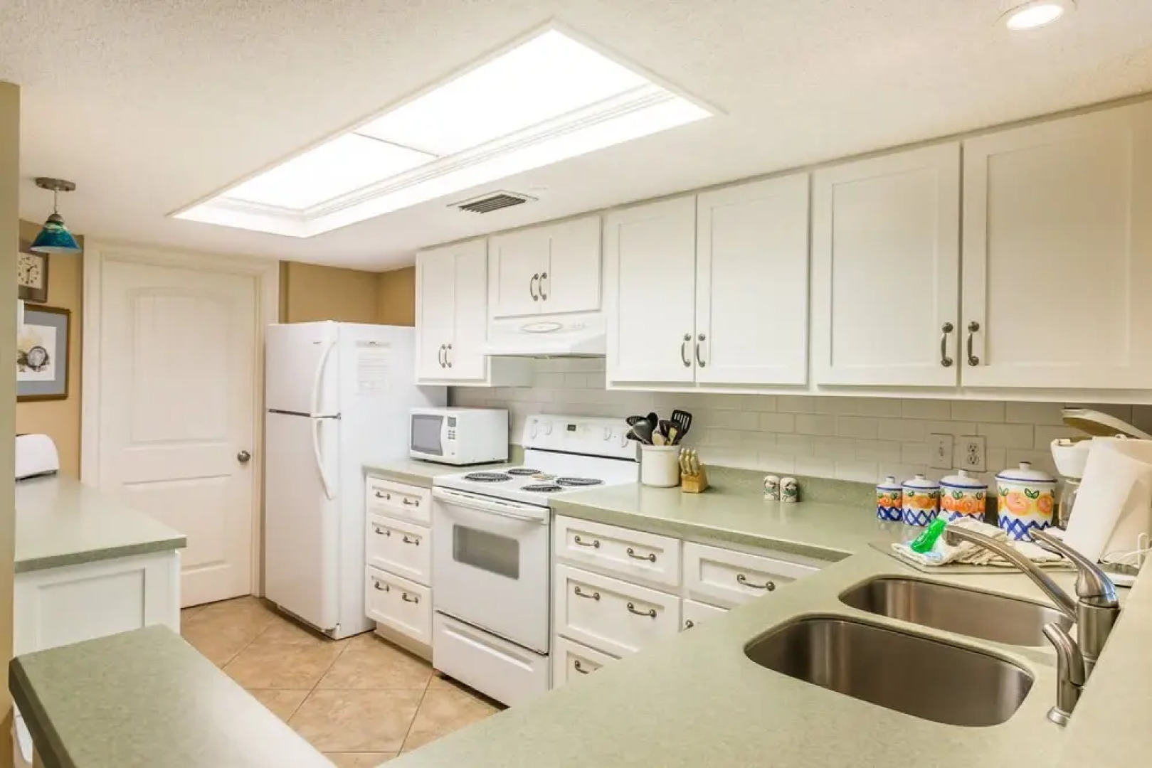 Hodnett Cooper's North Breakers