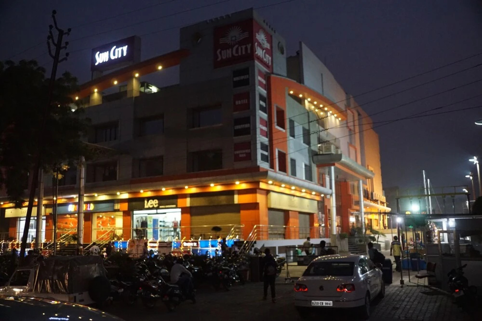 Suncity Hotel & Restaurant