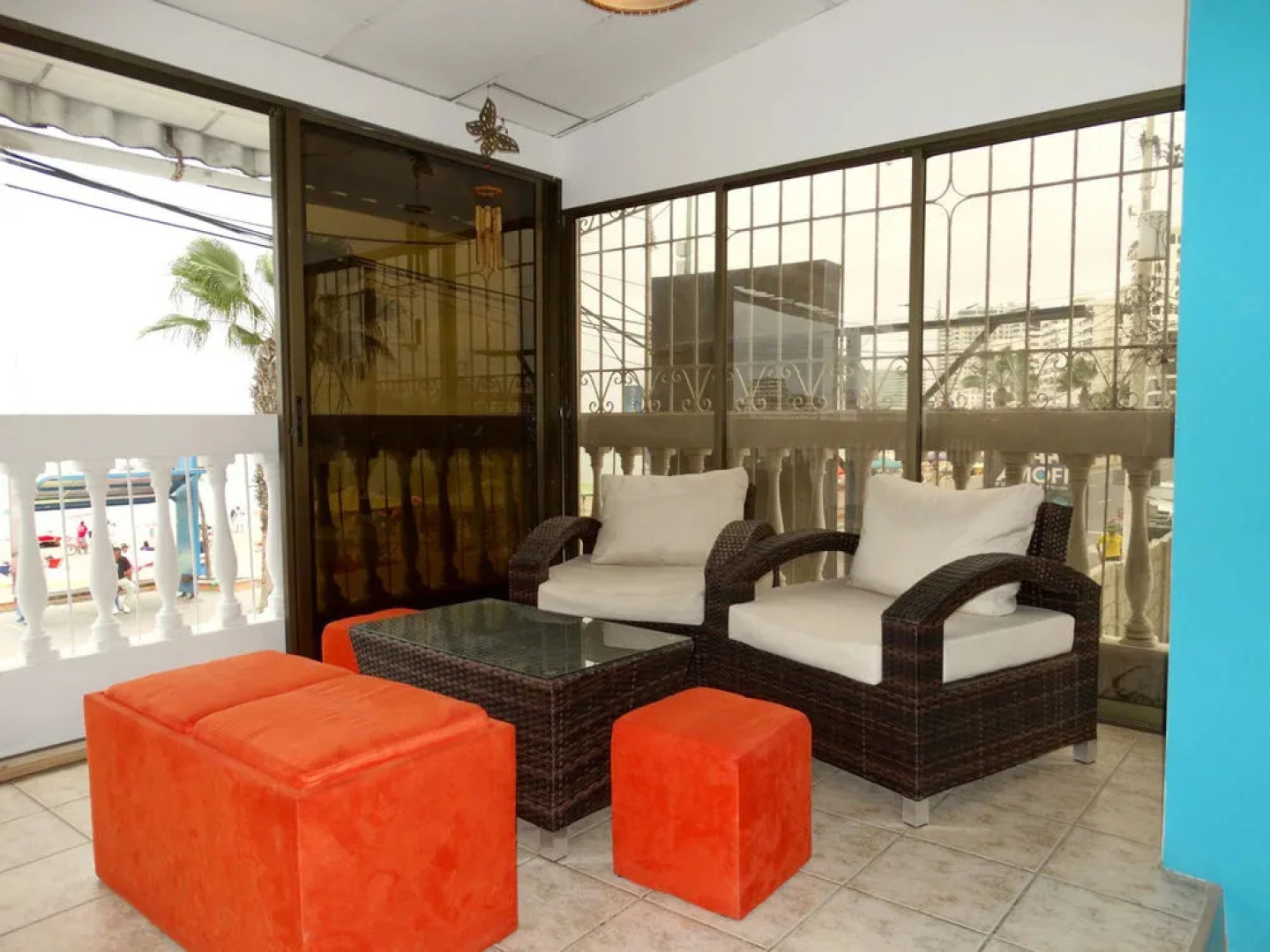 Chescos Hostel & Hotel