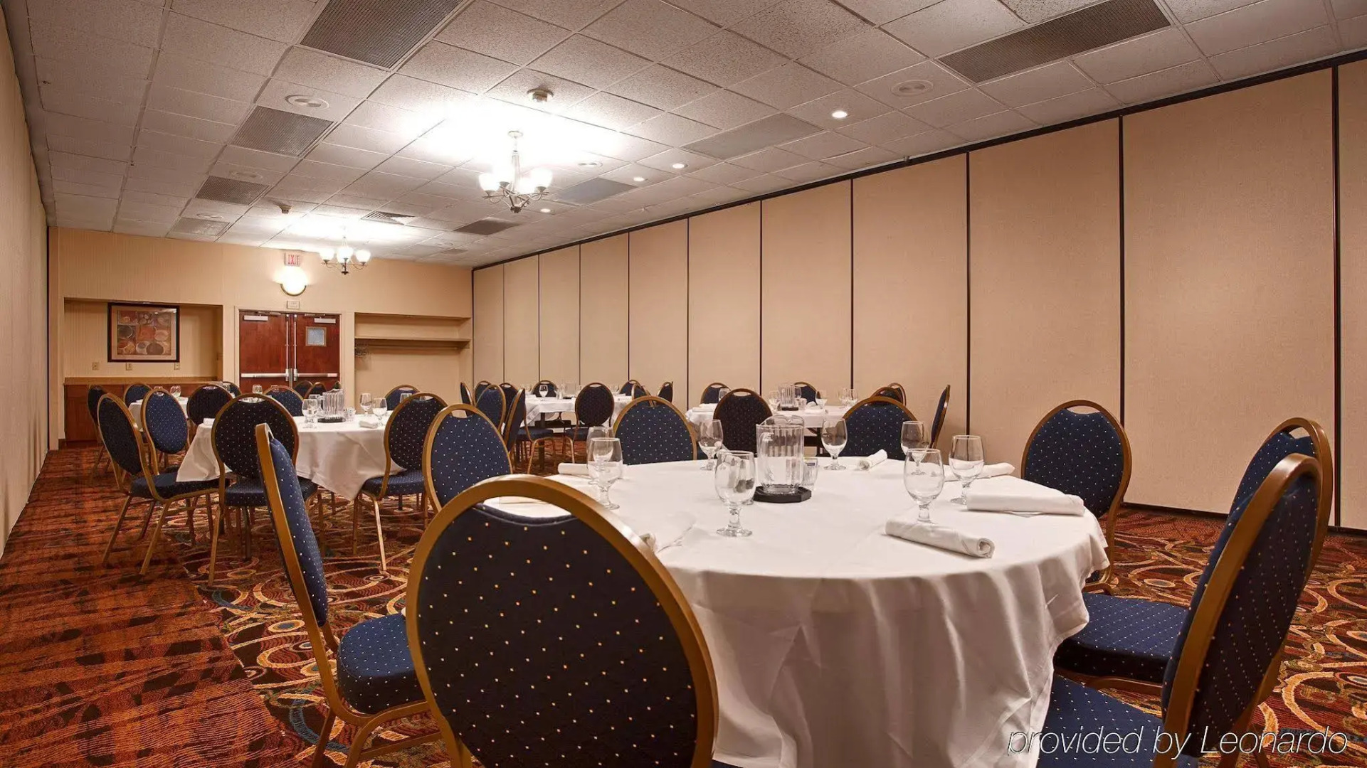 Rock Island Inn & Suites Marshalltown