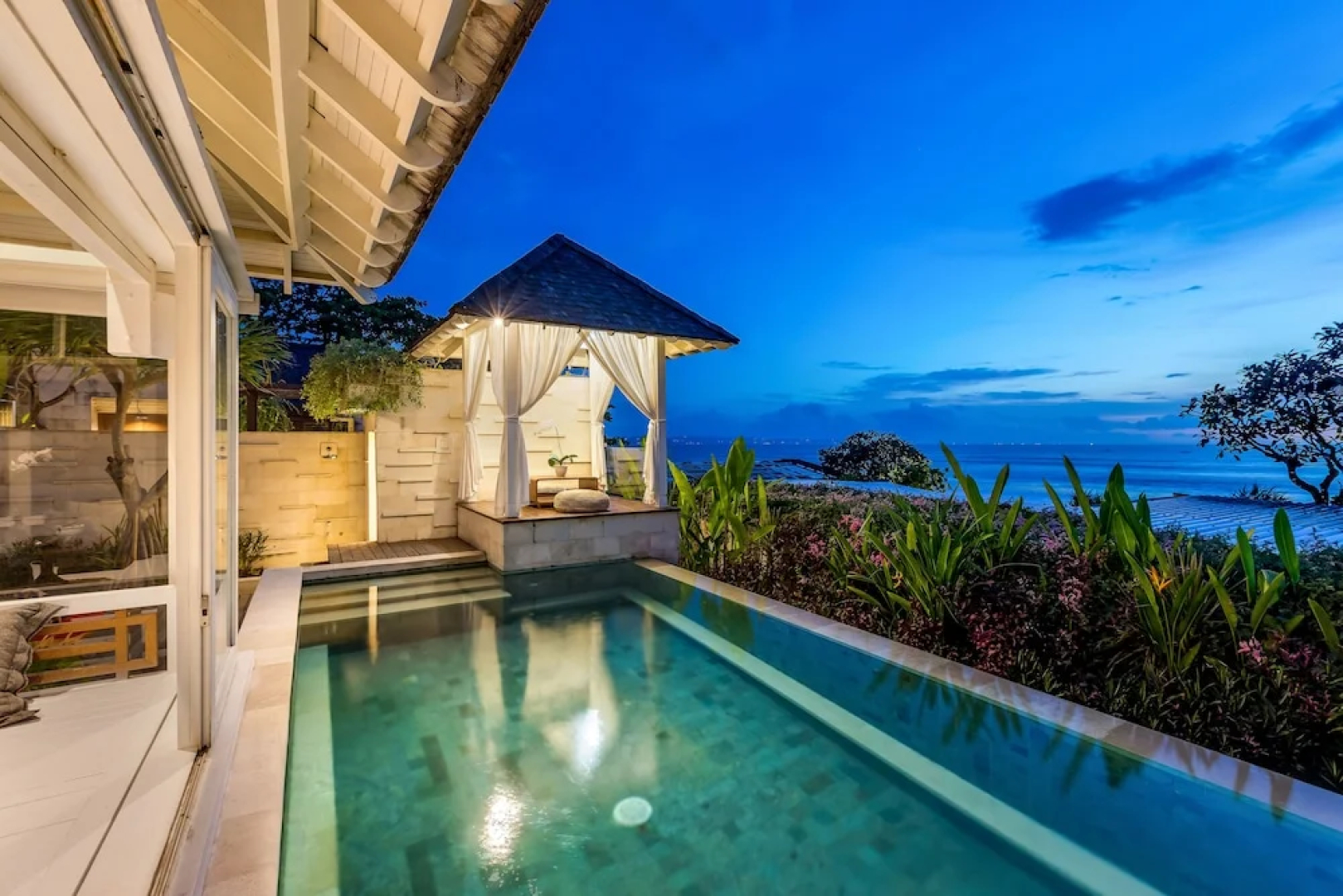 Exquisite Oceanfront 1 Br Villa in Seminyak