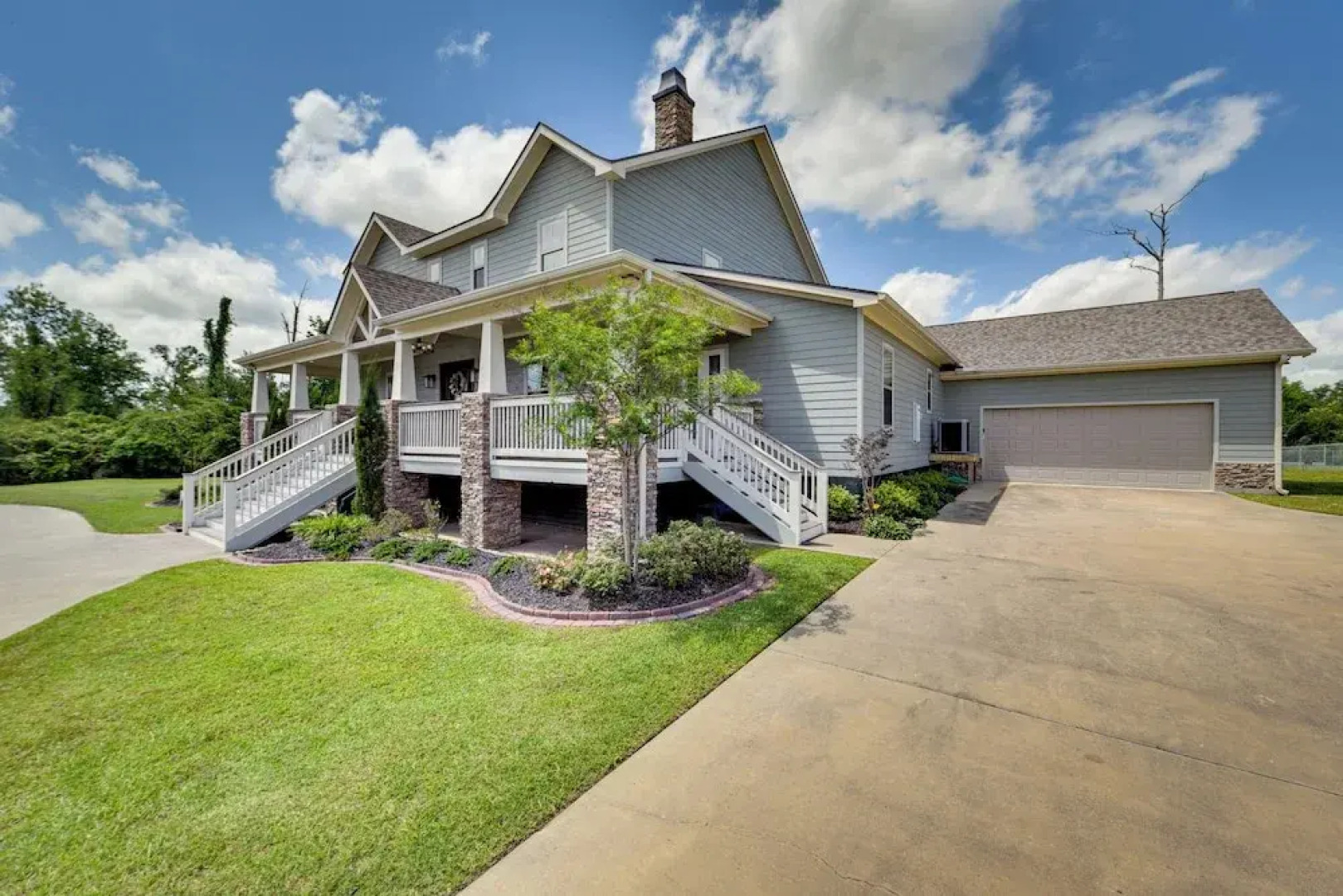 Spacious Lake Charles Craftsman - Pet Friendly!