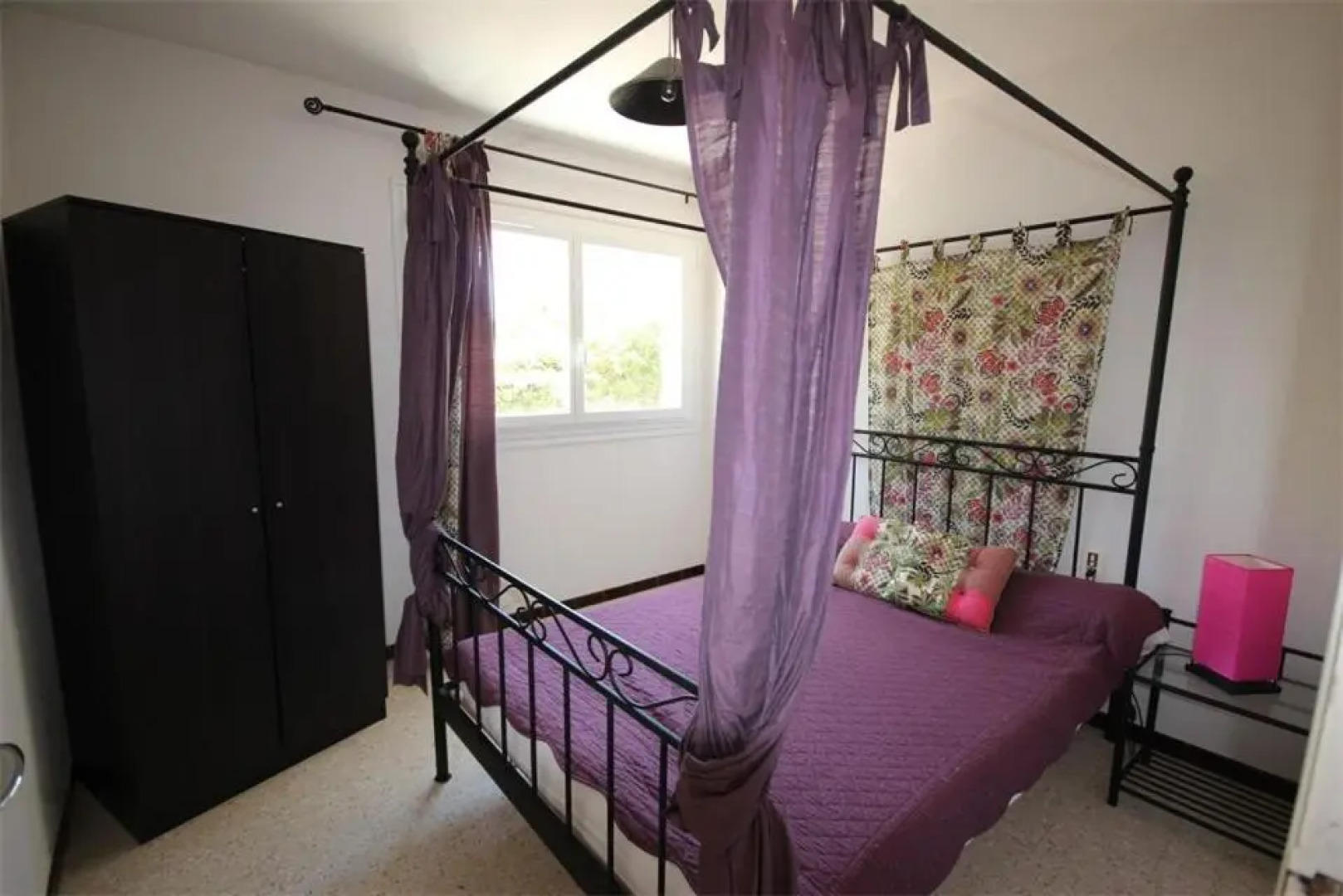 80m de la plage Appartement au rdc d'une maison 1 chambre 4 couchages cour LXRV9B