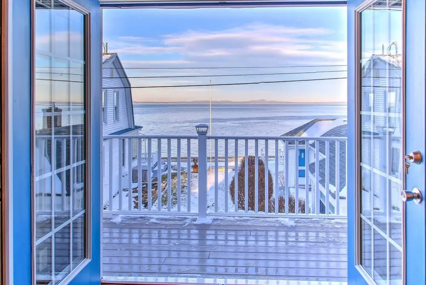 Sebago Lake Haven: Water Views, Steps to Shoreline