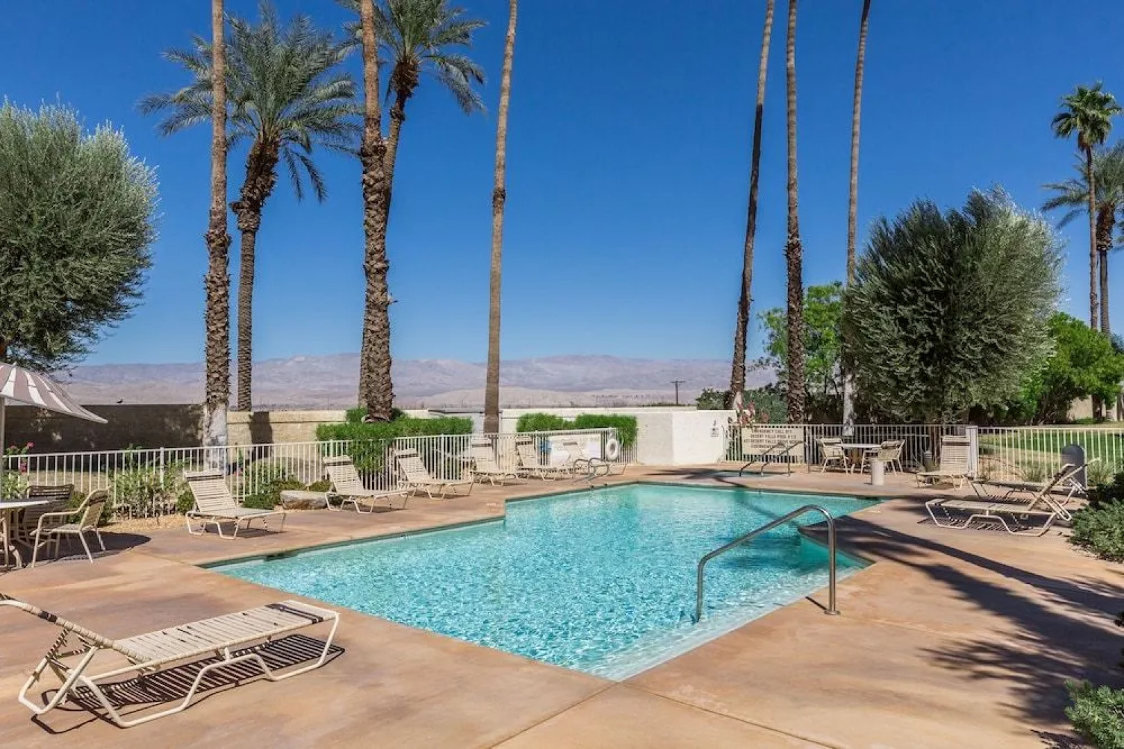 Palm Desert Luxury VIP Home w/Pool