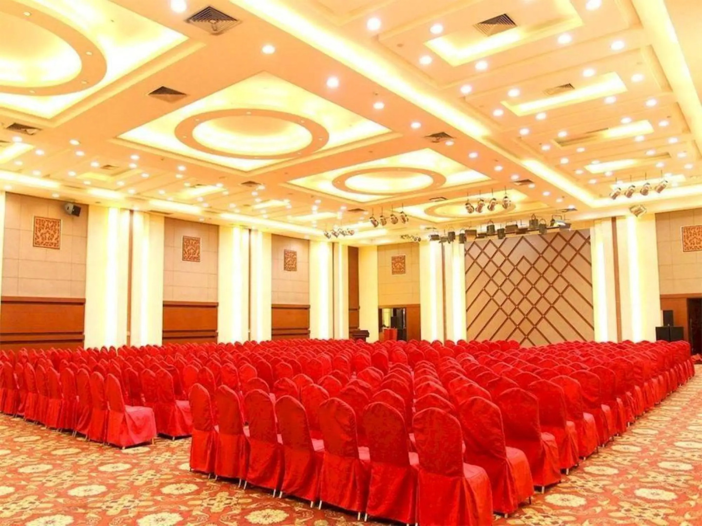 Rising International City Hotel