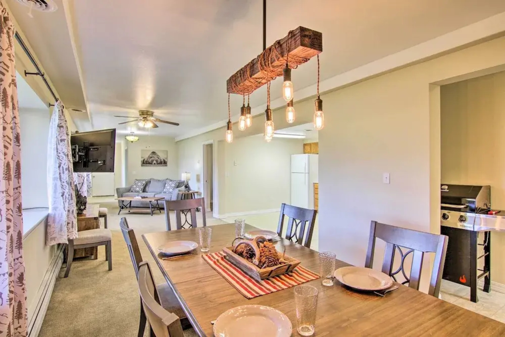 Montana's Emigrant Peaks Getaway: Apt w/ Mtn Views