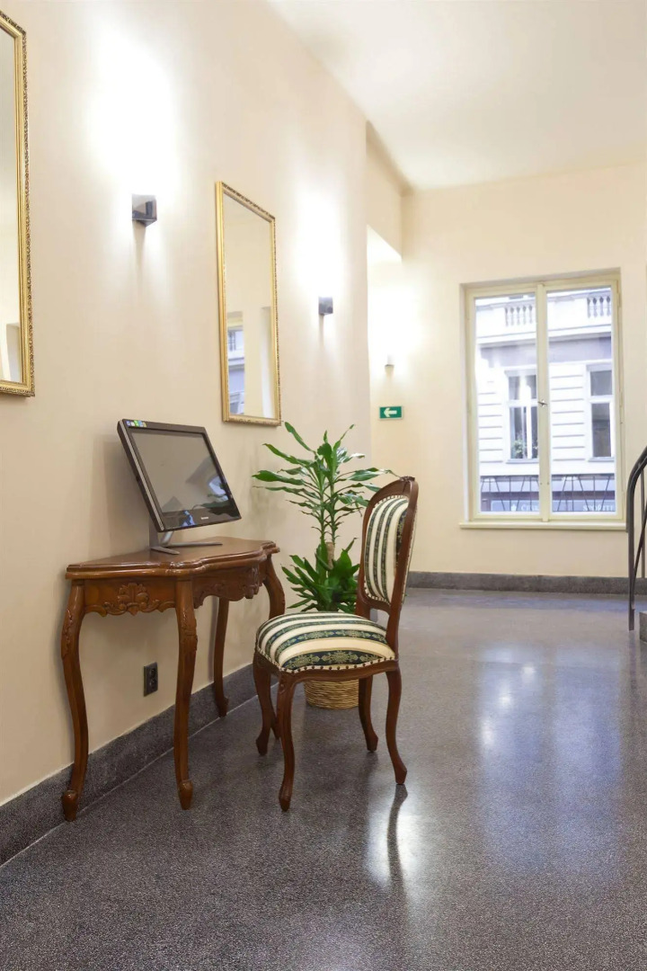 Merchant's Avenue Hotel