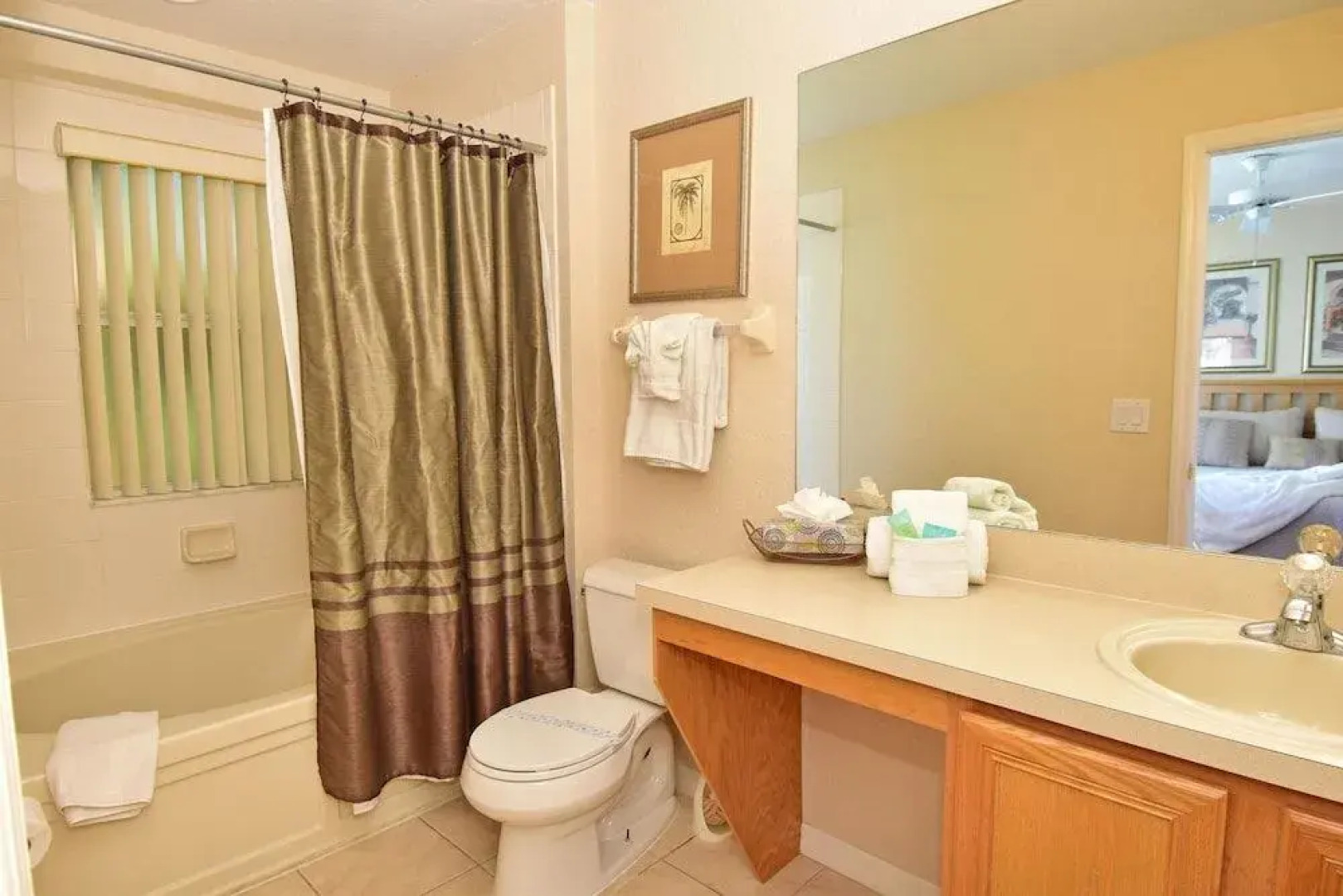 R448MIRA Miramar Delight 4 Br villa by RedAwning