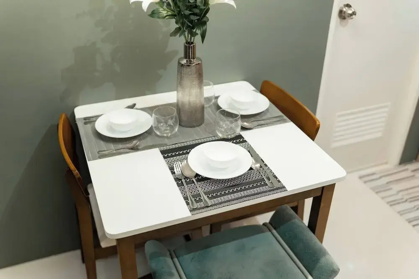 2-bedroom Elegant Condo With Sunrise & Mountain View