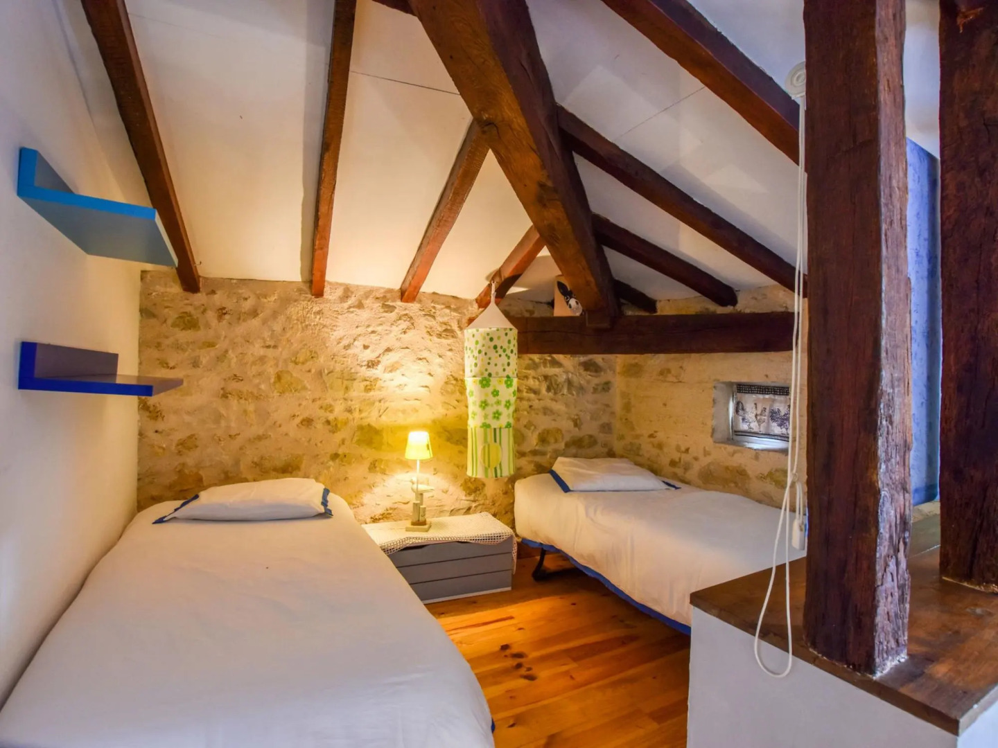 Stone House in a Vineyard, With Swimming Pool, Near Bordeaux