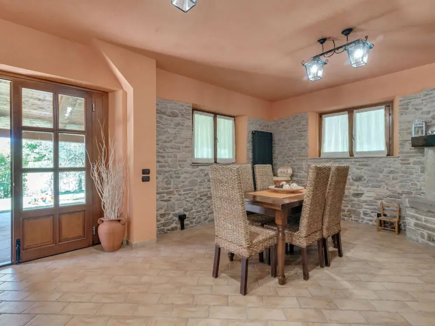 Villa in Piandimeleto With Pool & Sauna