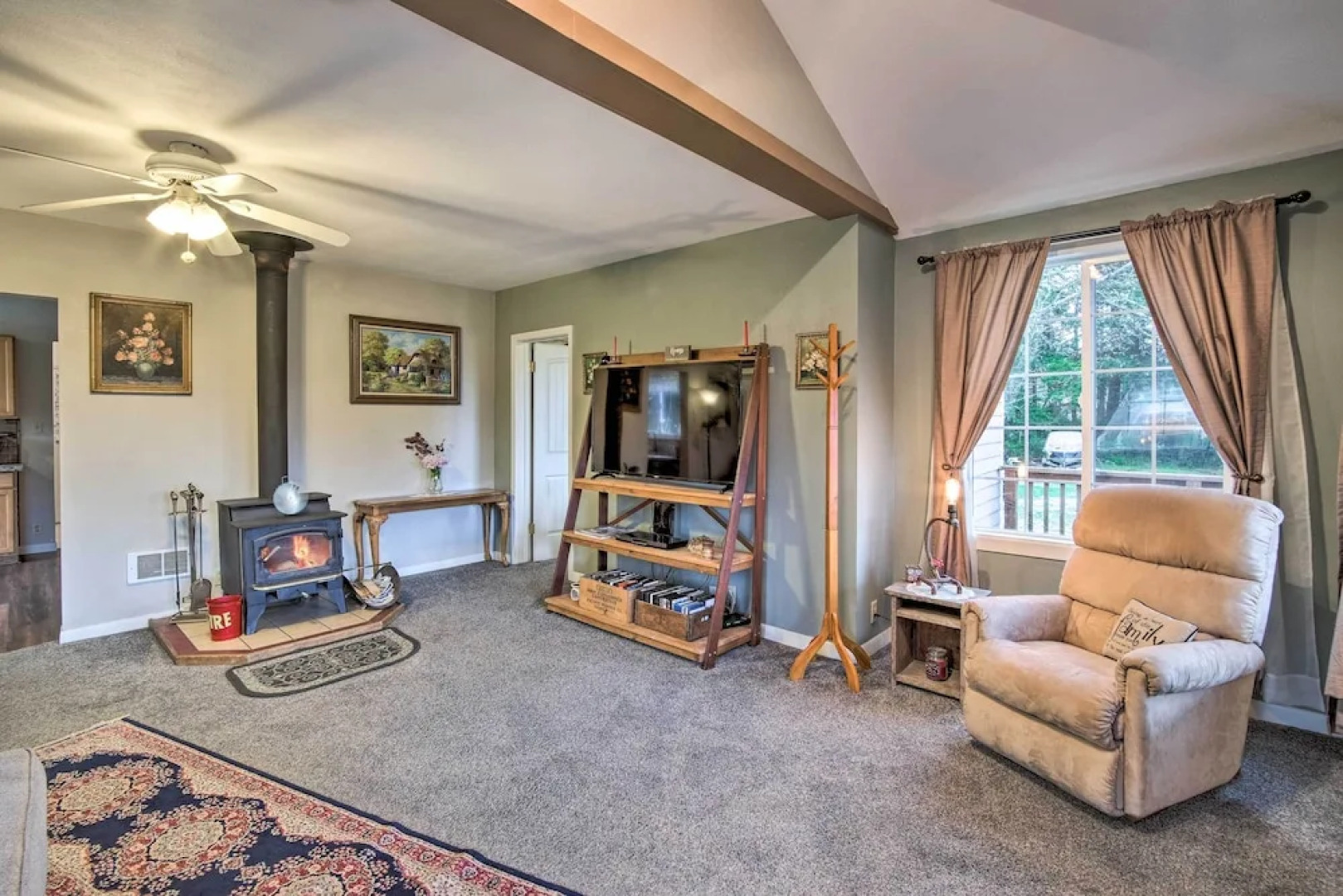 Updated Coos Bay Home ~ 2 Mi to Pacific Ocean