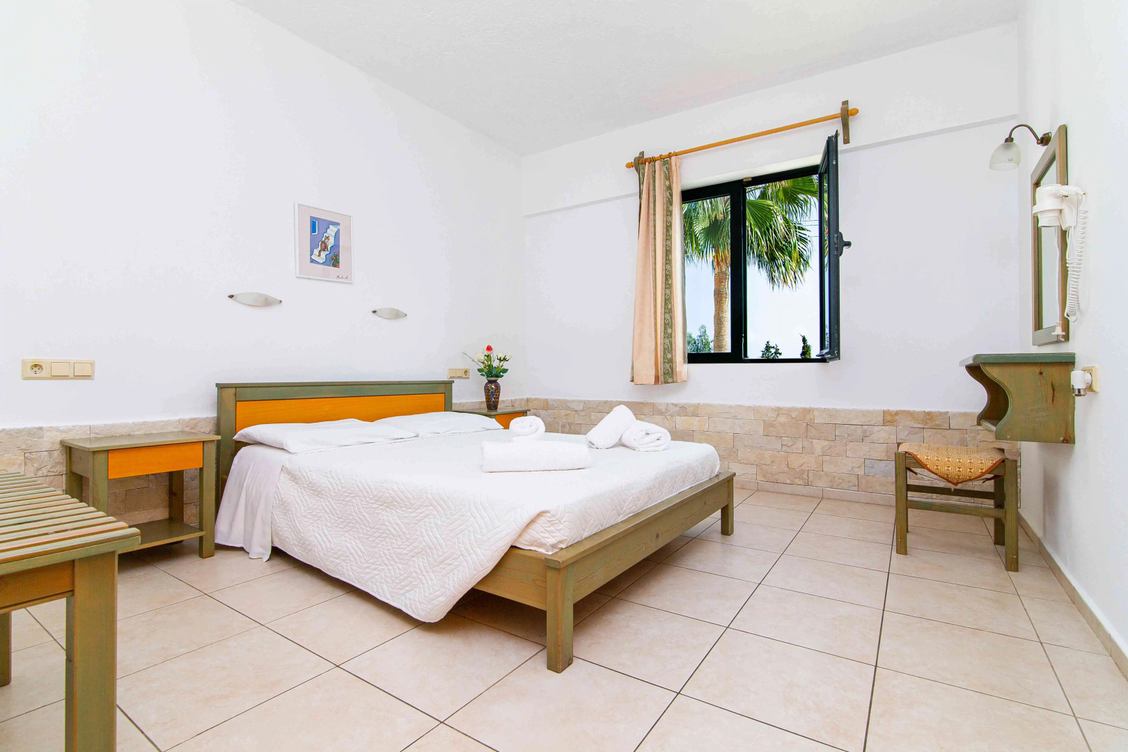 Dionysos Apartments and Studios