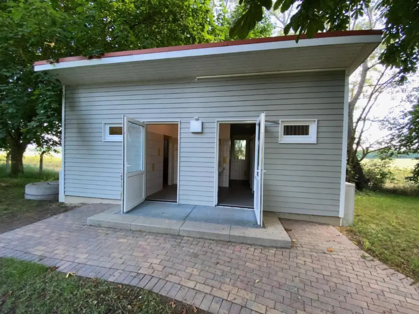 DJH Jugendherberge Beckerwitz mit design|Baumhausdorf