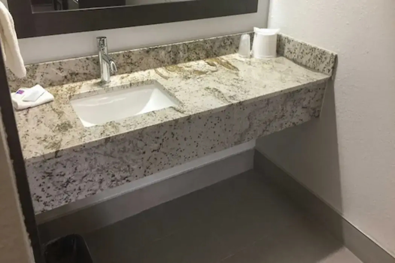 Motel 6 Burnsville, MN