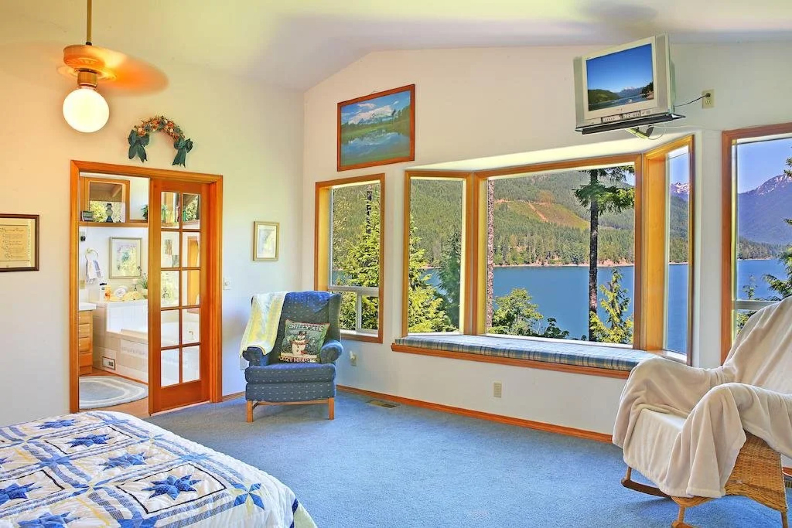 Quiet Cove Lake House