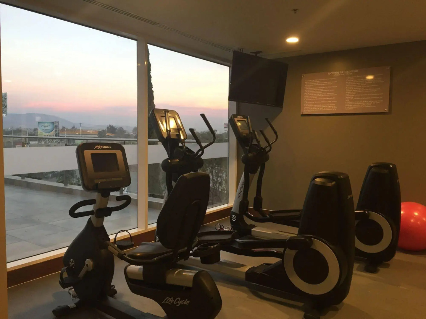 Fiesta Inn Suites Aeropuerto del Bajío