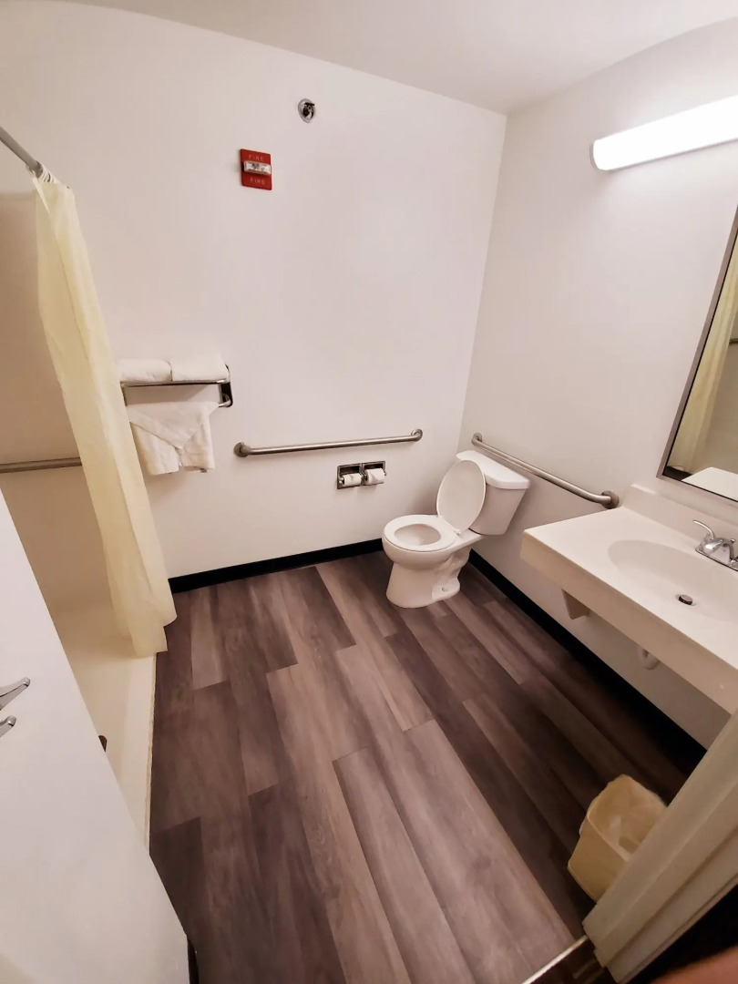 Americas Best Value Inn & Suites Racine