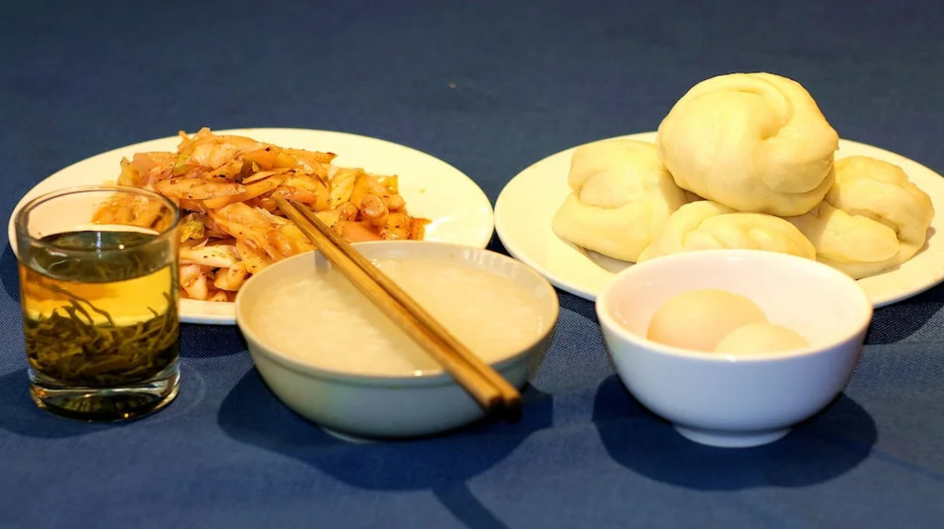 Mount Emei Moon Bay Hotel