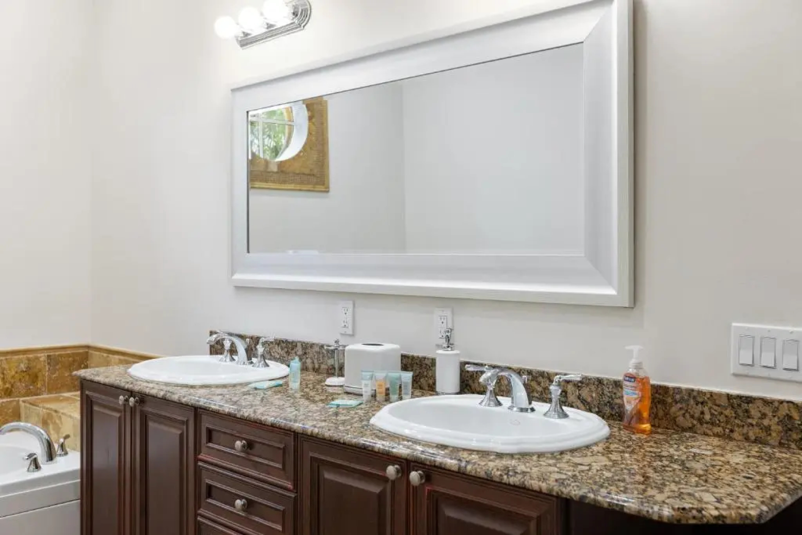 Luxury Spanish Villa 4 Bedroom 4 Bathroom Pool Sunny Isles