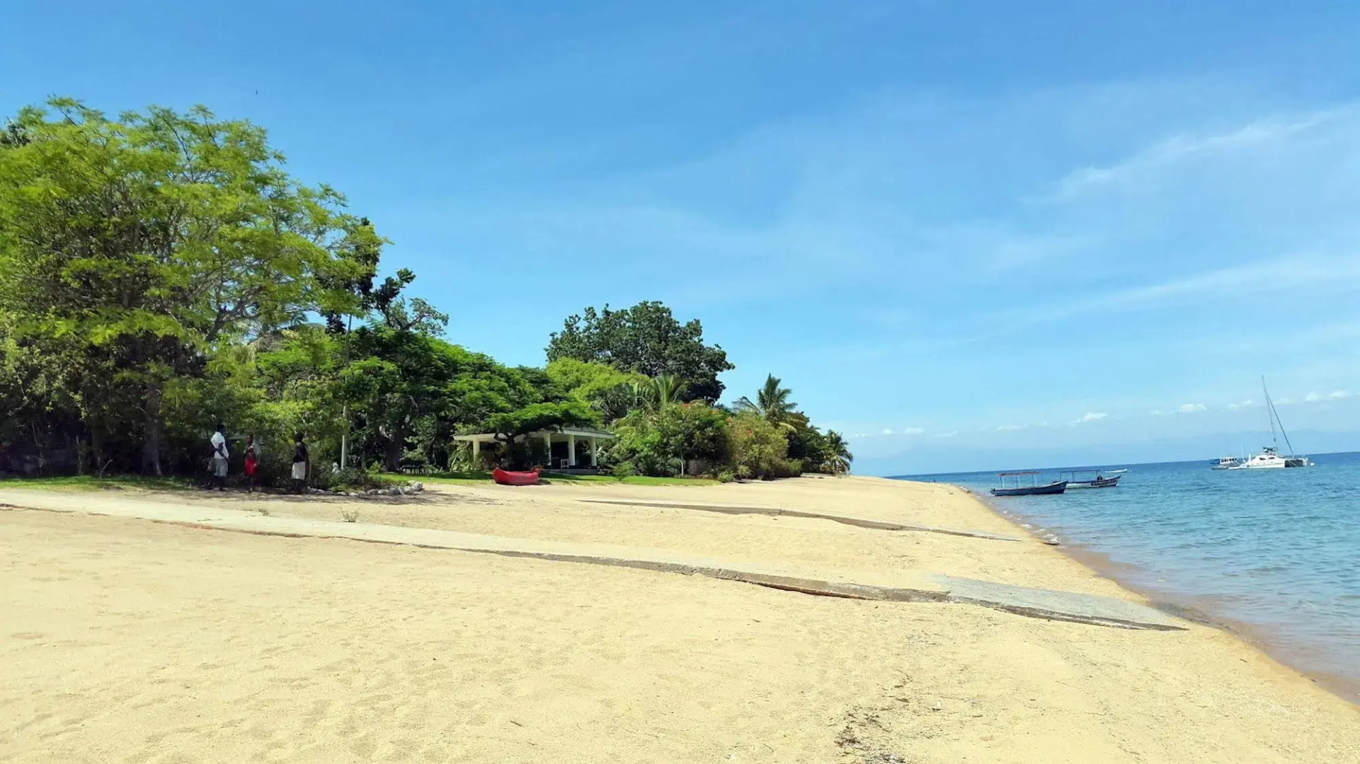 Annies Lodge Cape Maclear