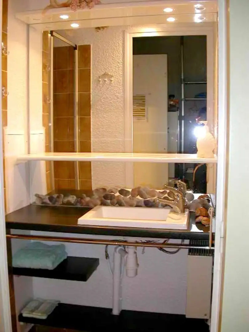 Studio in Sète, With Wonderful sea View, Furnished Balcony and Wifi - 100 m From the Beach