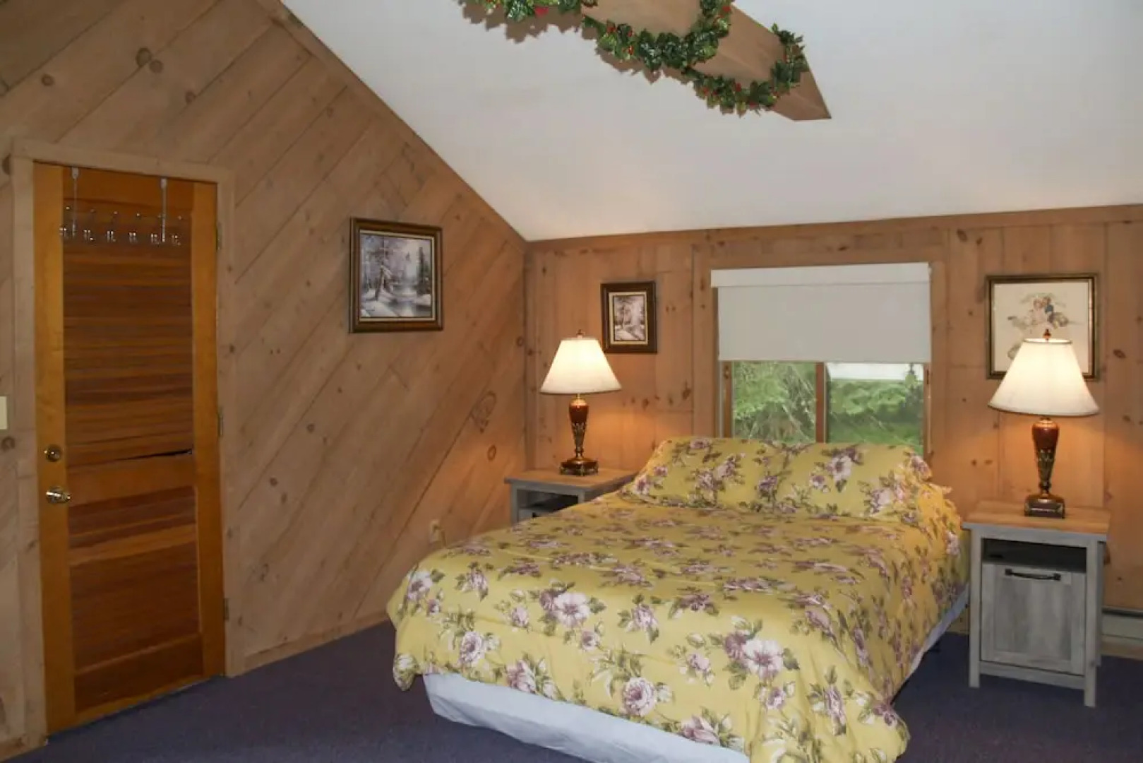 Cozy Mountain Retreat w/ Deck ~ 3 Mi to Mount Snow
