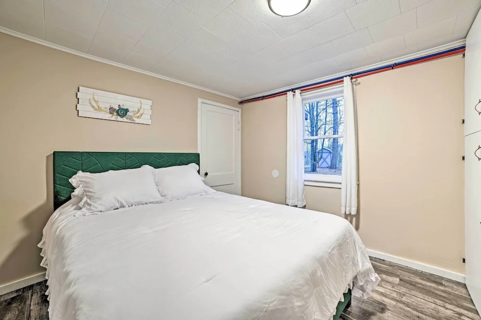 Quaint Frederic Home: Ski, Boat + Hike Nearby